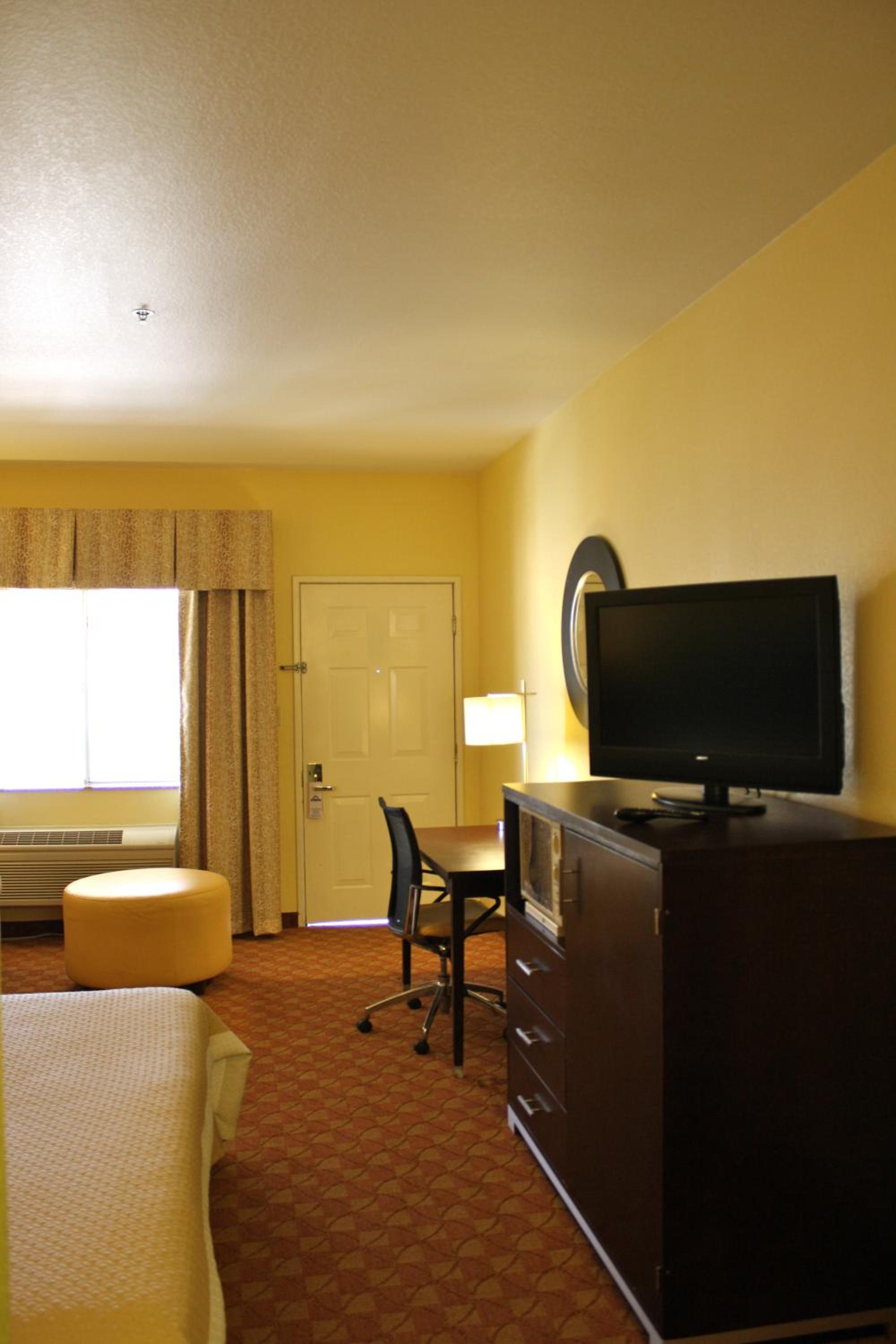 King Room - Non-Smoking photo 3