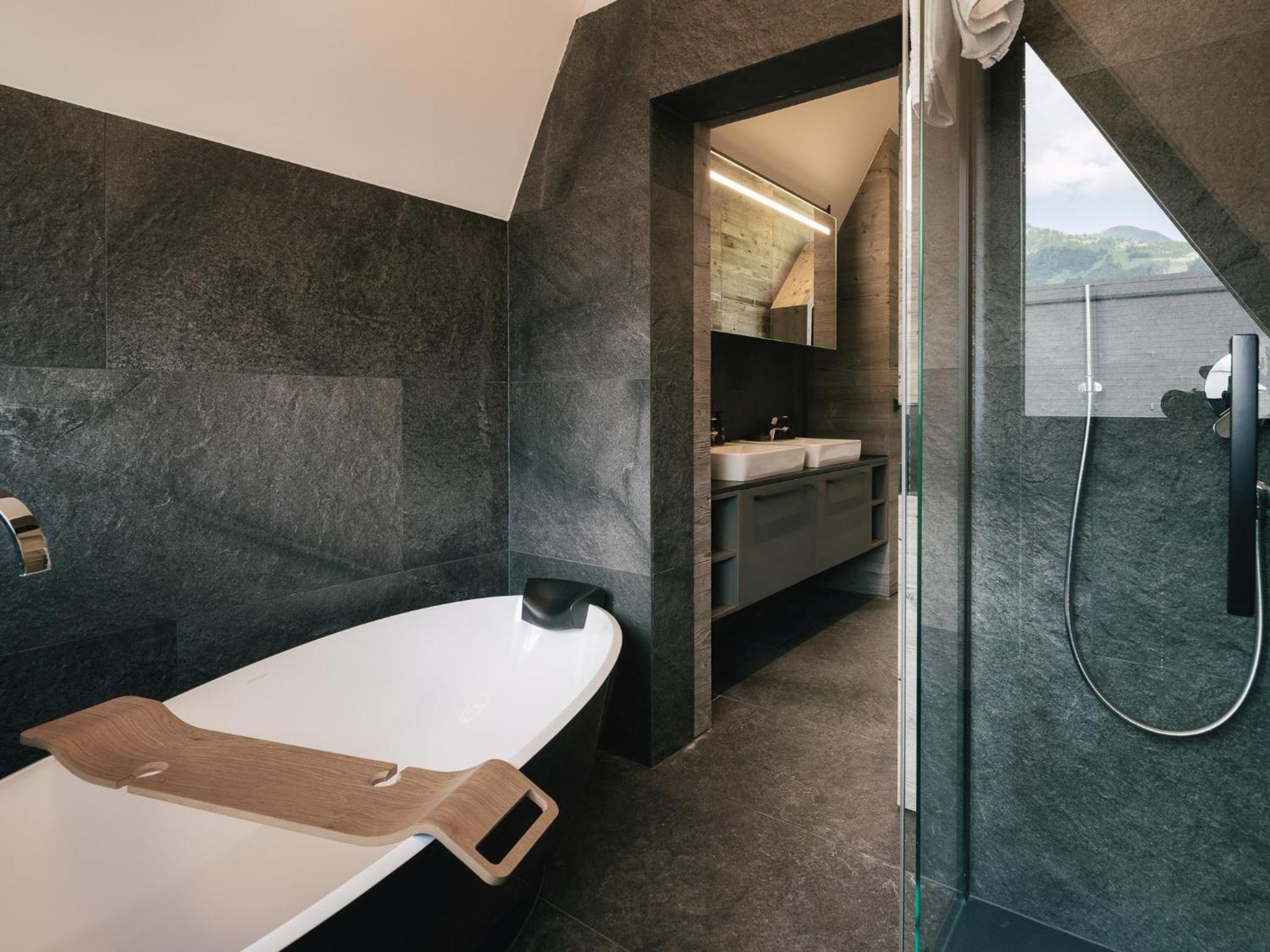 Executive Suite - Photo 5