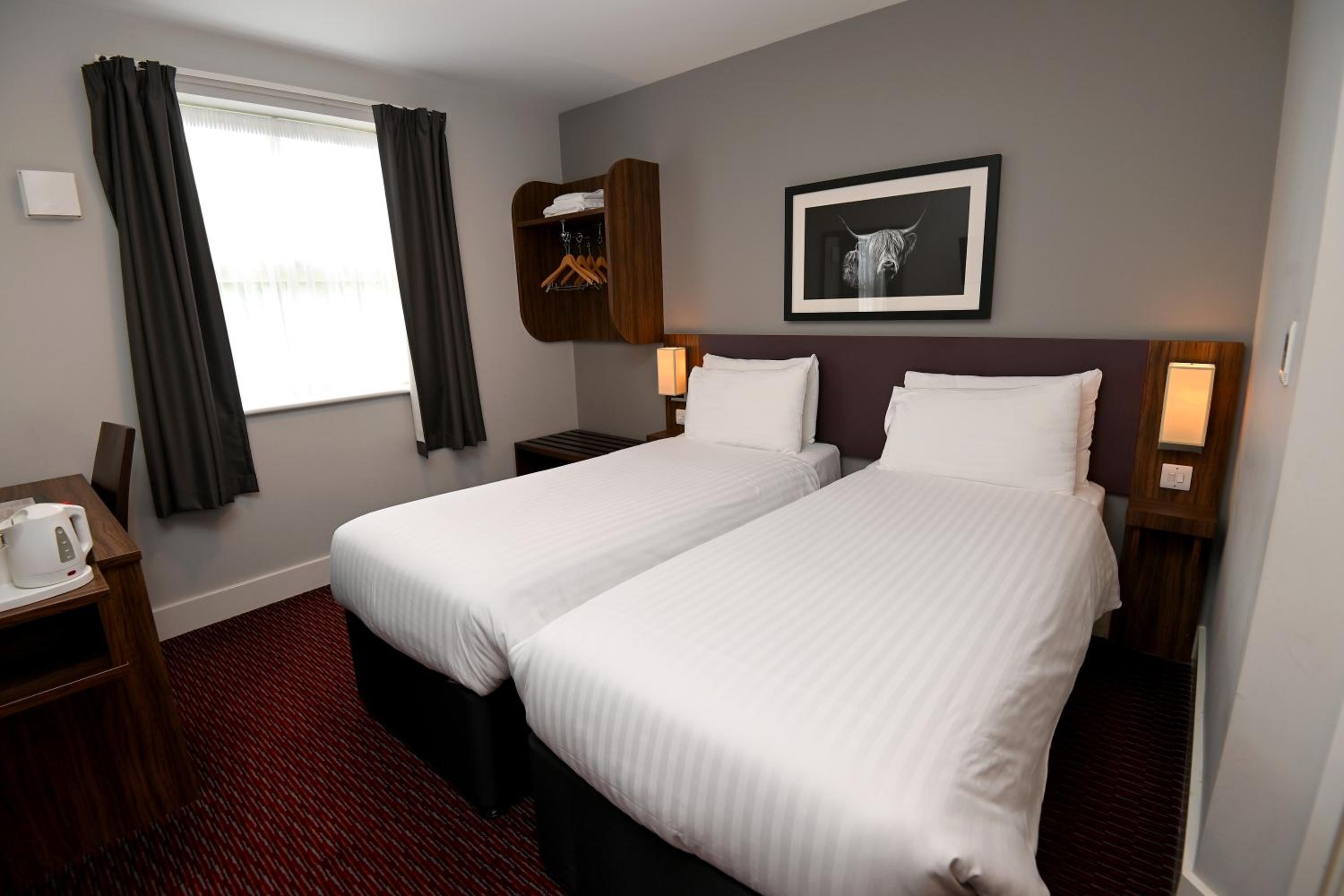 Double or Twin Room - Photo 3