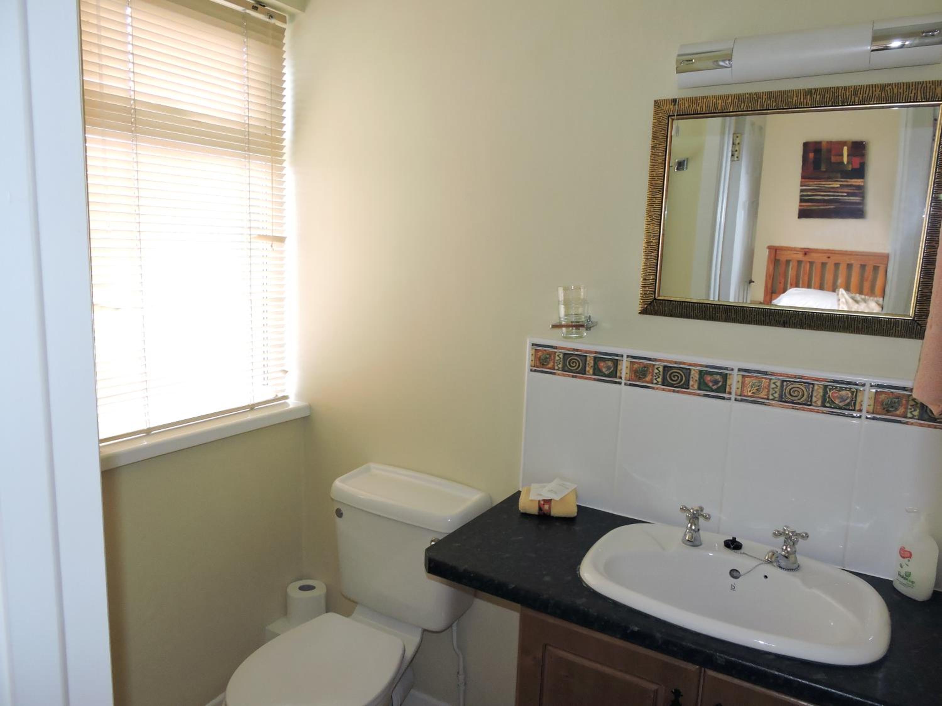 Standard Double Room - Photo 10