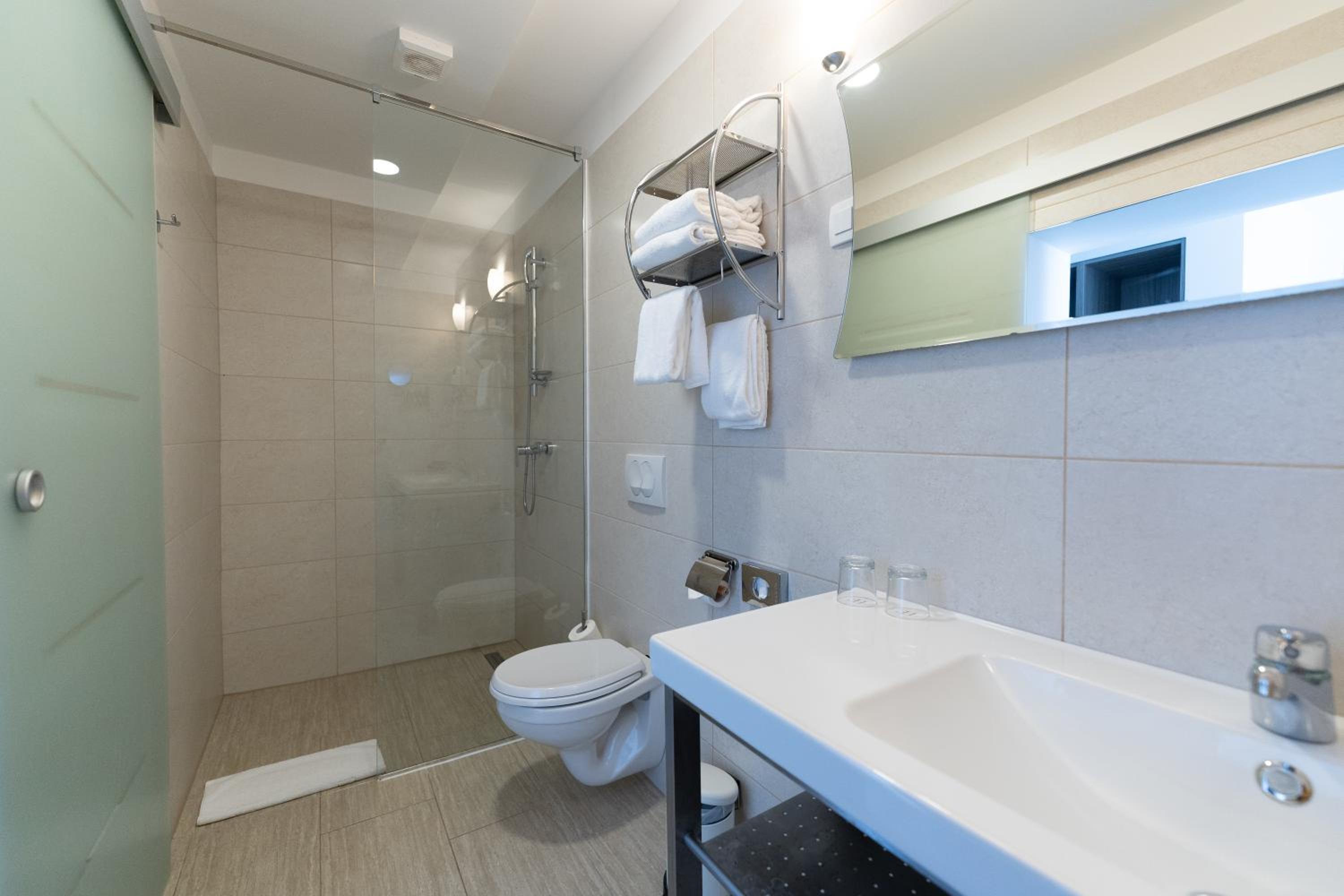 Superior Double Room - Beach Front - Photo 13