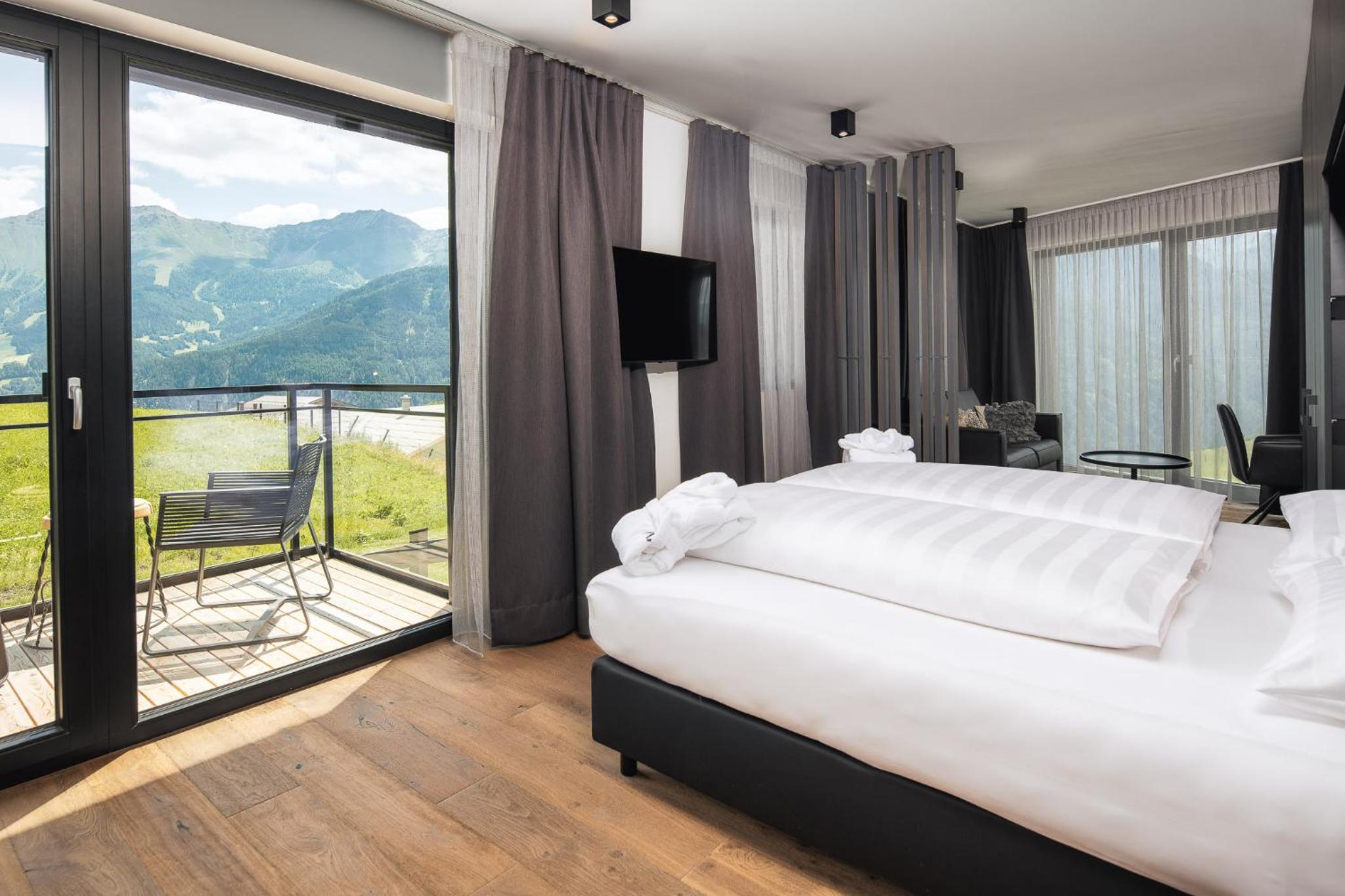 Deluxe Double Room - Photo 8