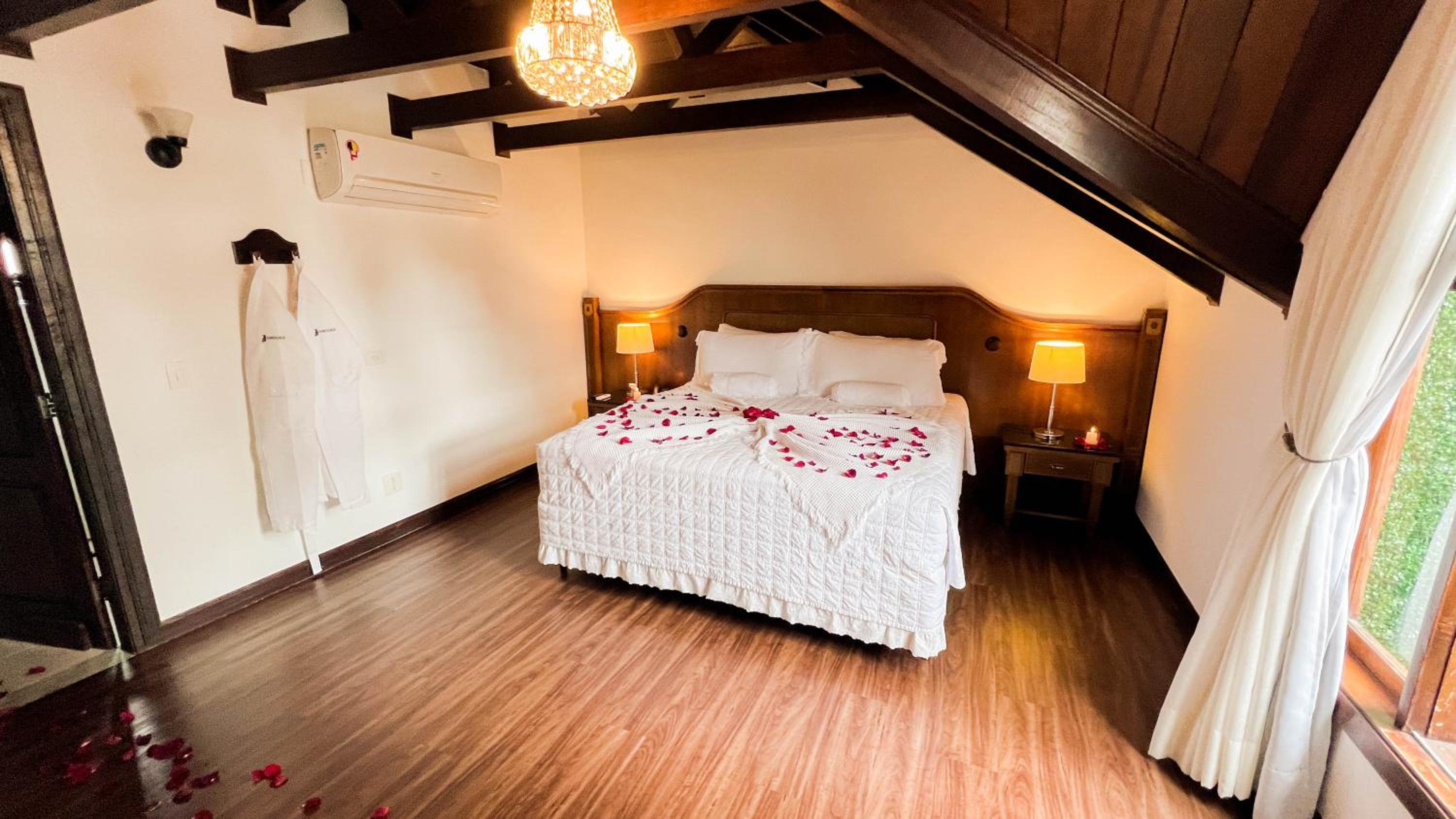 Hotel Johnscher by SJ - San Juan Curitiba — King Suite