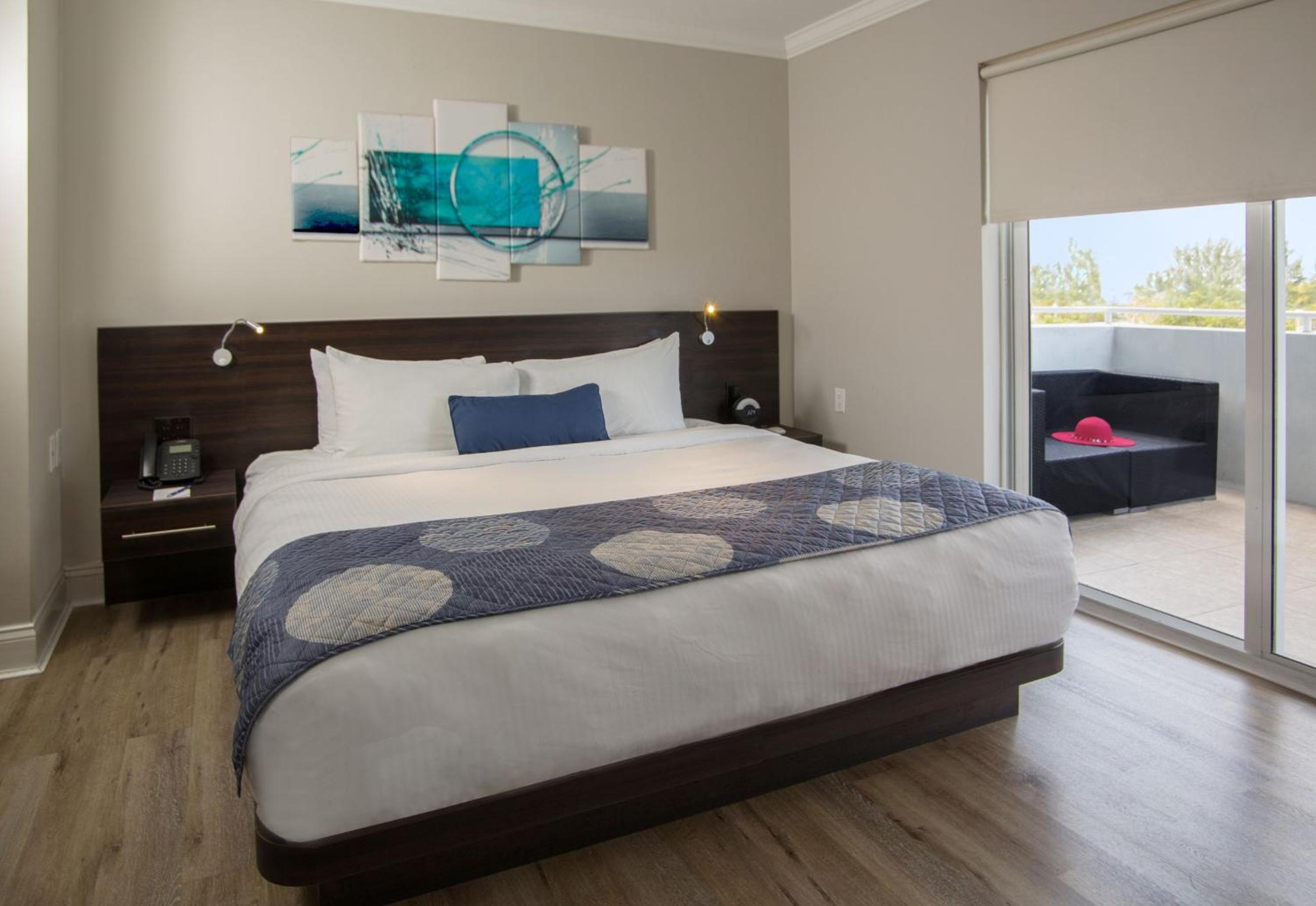 Master King Suite With Balcony photo 3