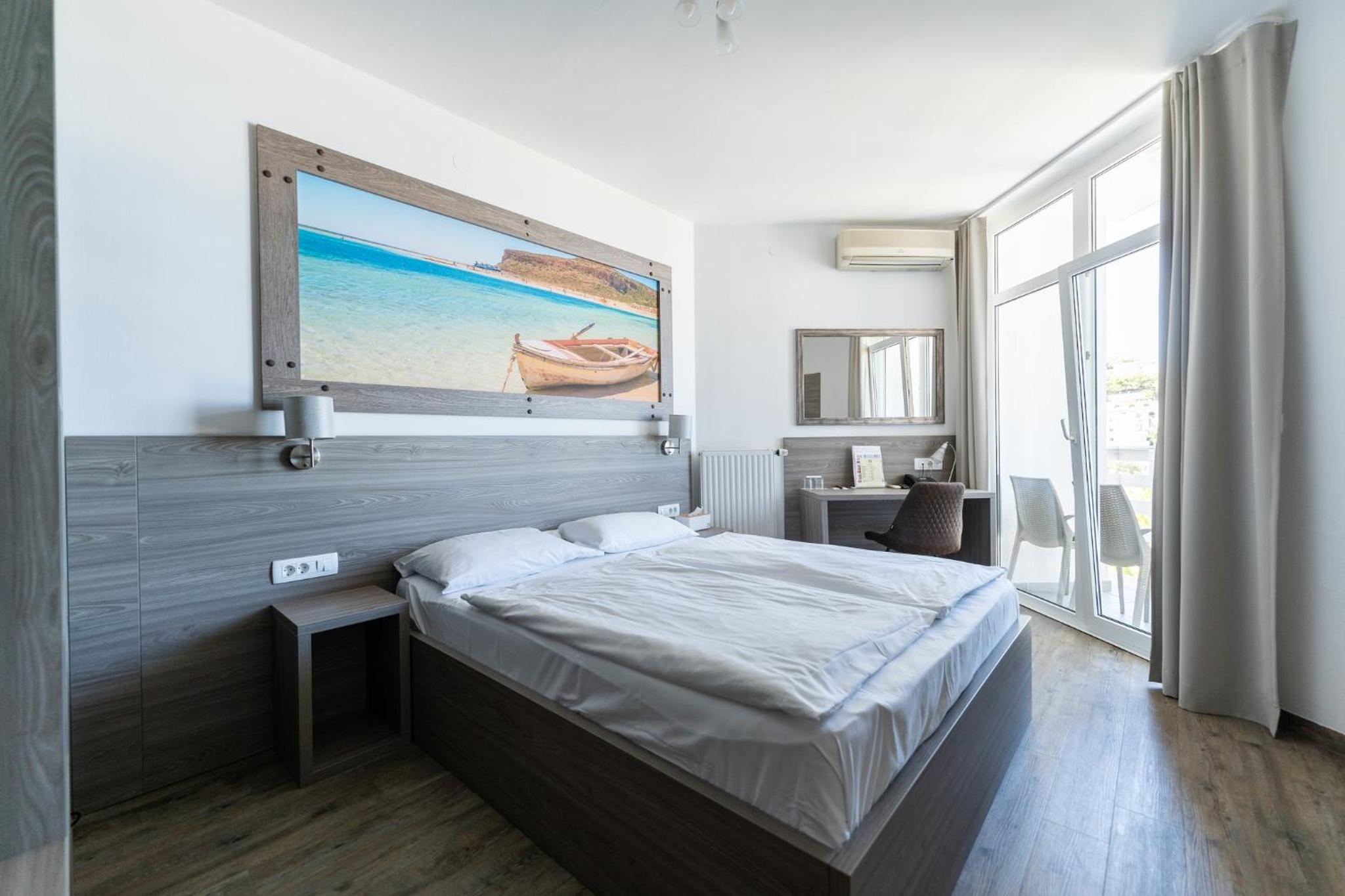 Double Room with Lake View - Photo 2