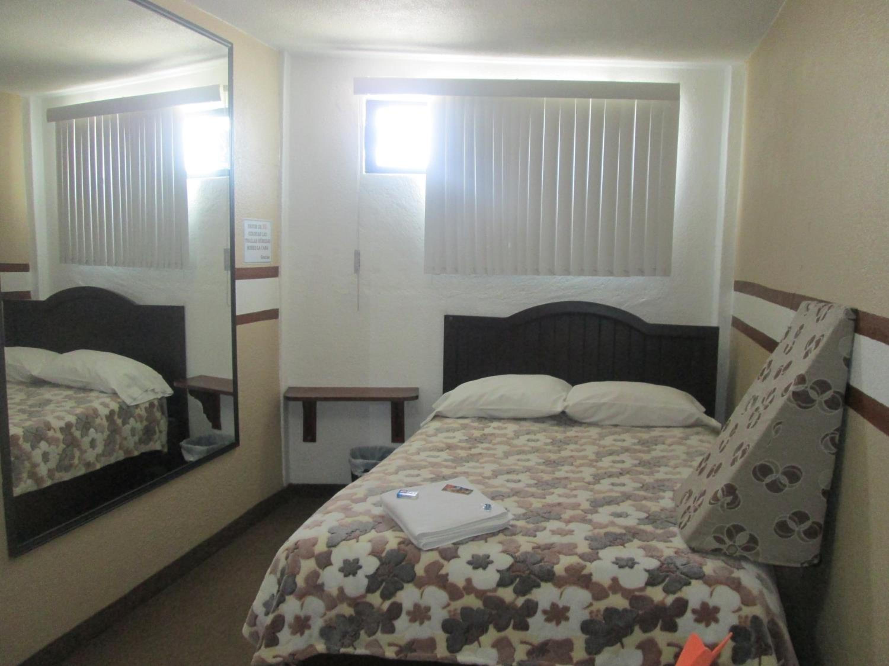 Double Room - Photo 17