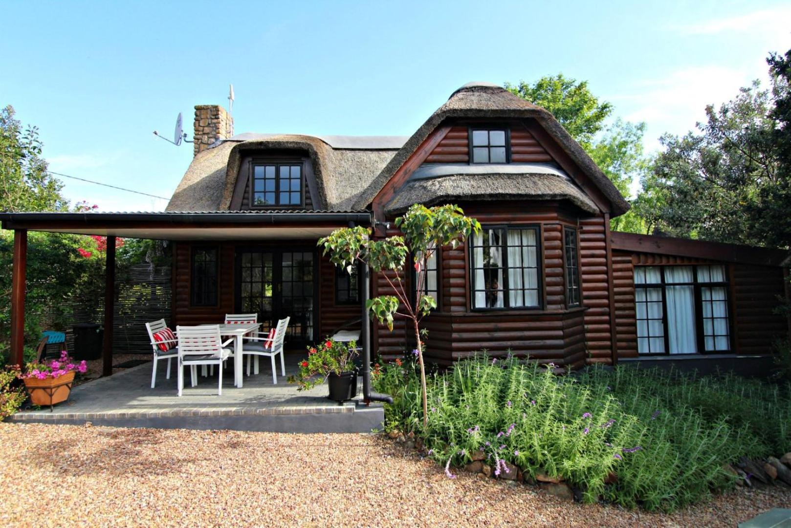Two-Bedroom Cottage - Photo 5