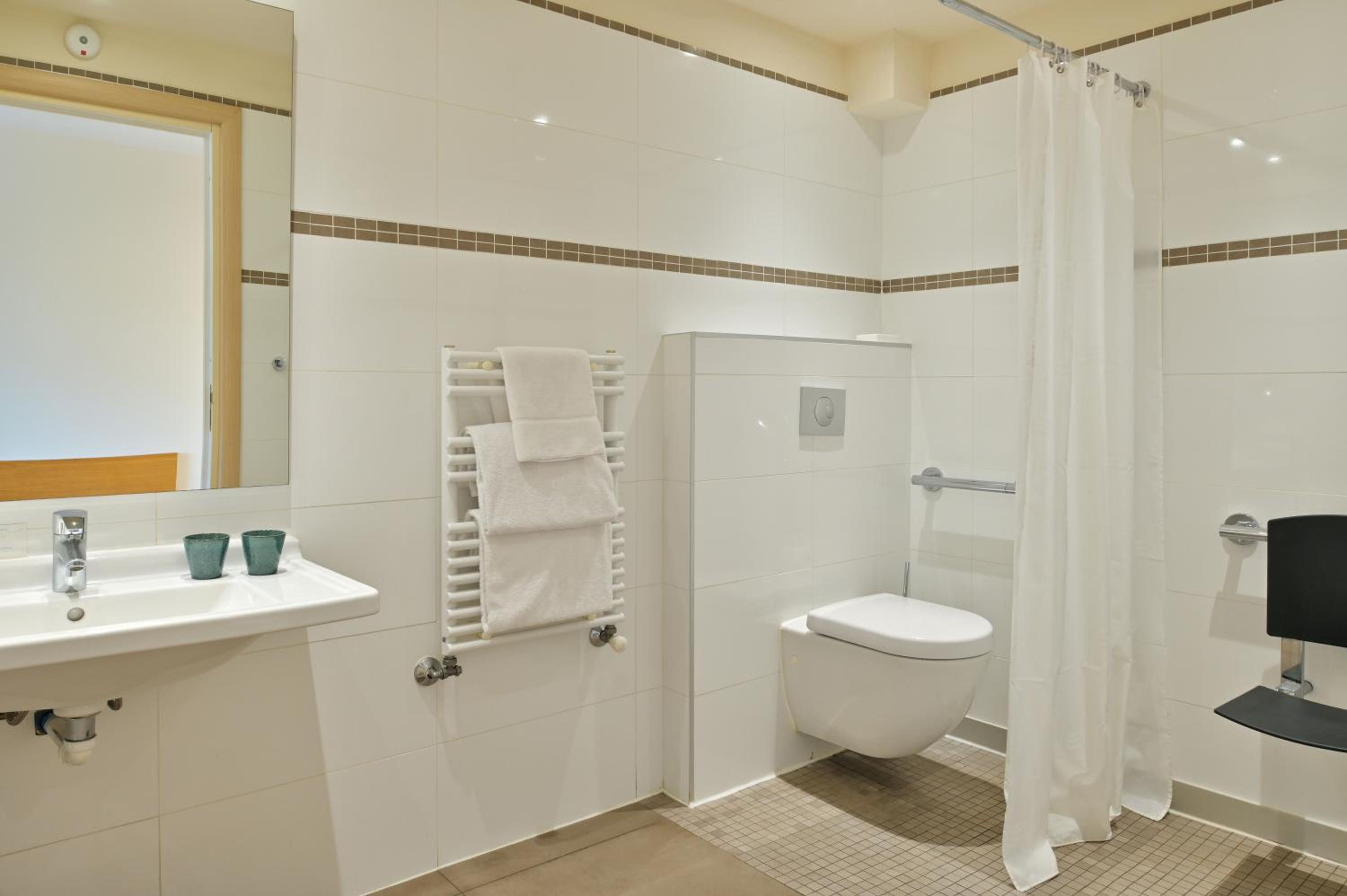 Double or Twin Room - Disability Access photo 2
