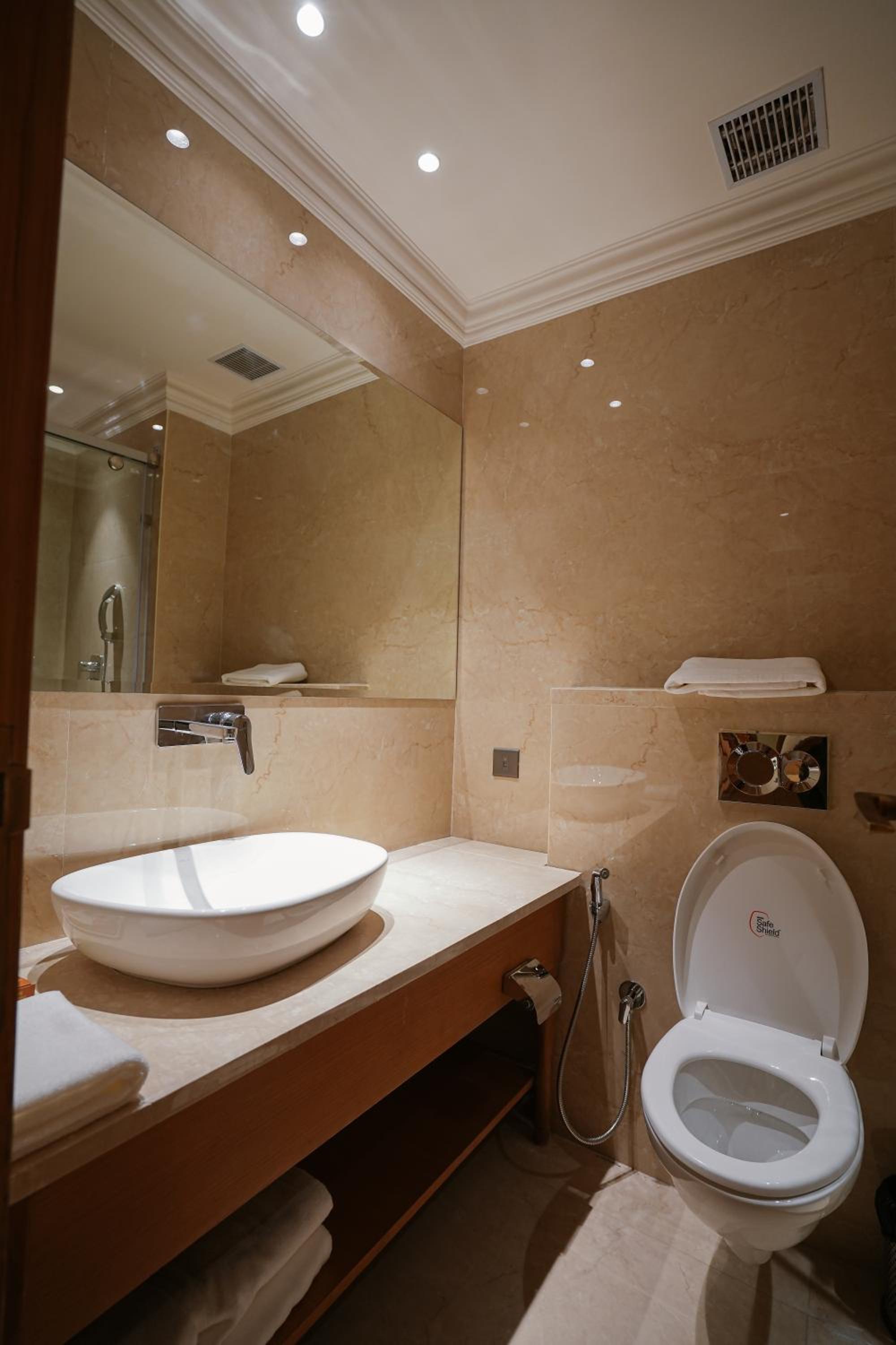 Deluxe King Room photo 3