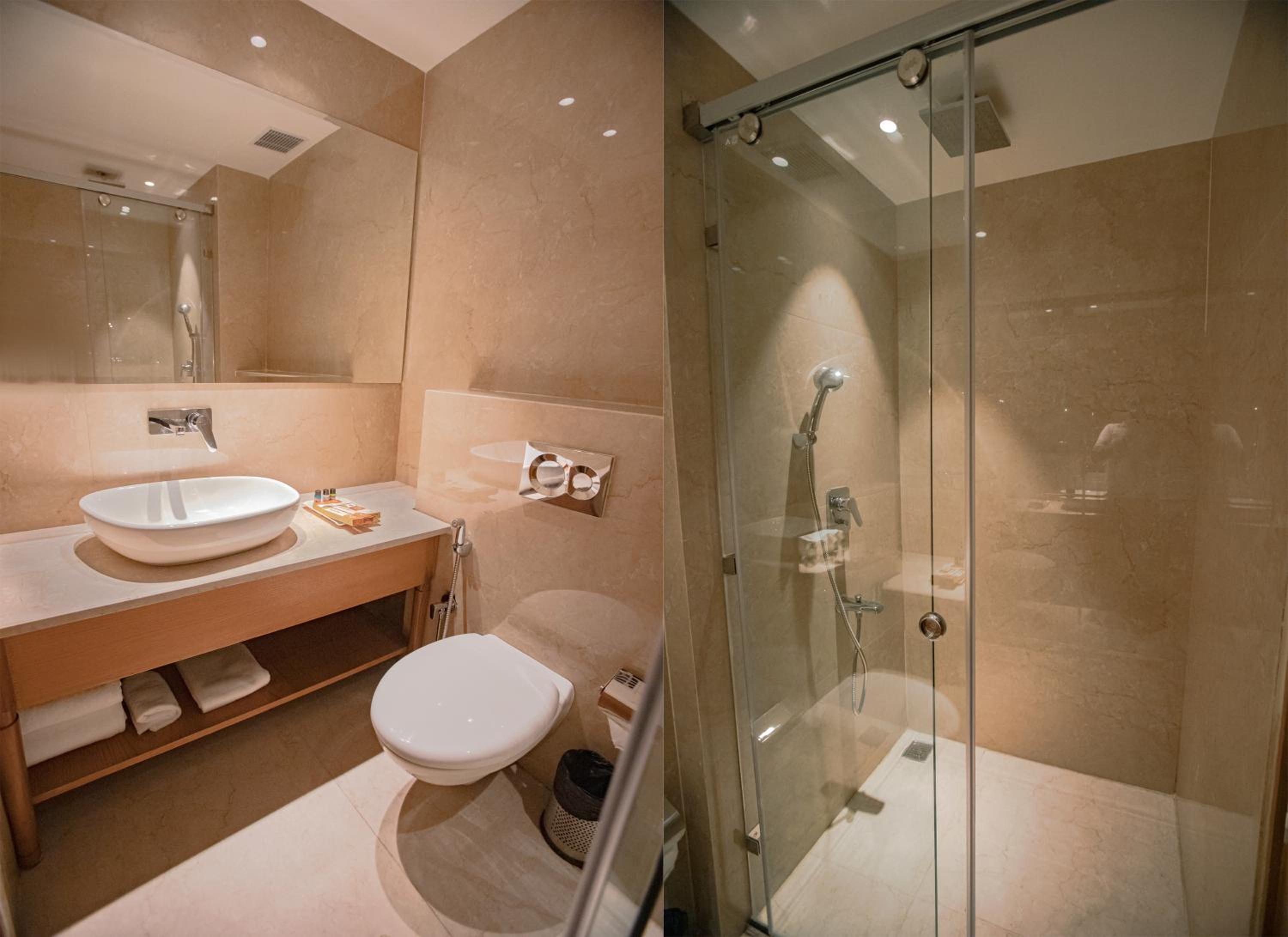 Deluxe King Room photo 2