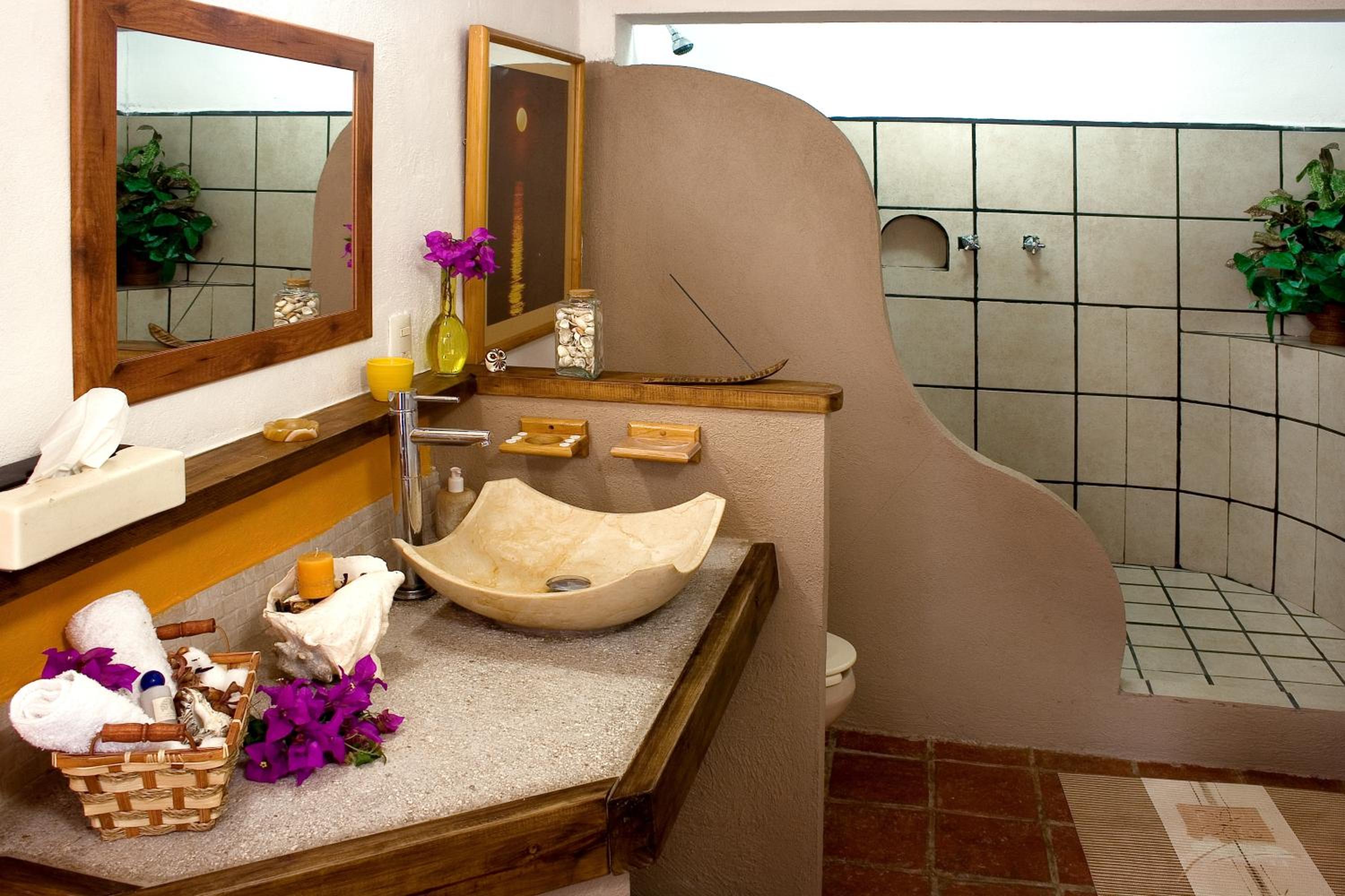 Deluxe King Room - Photo 6
