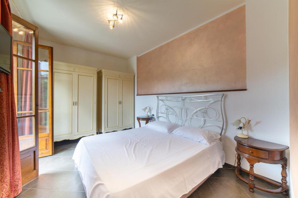One-Bedroom Apartment - Photo 3