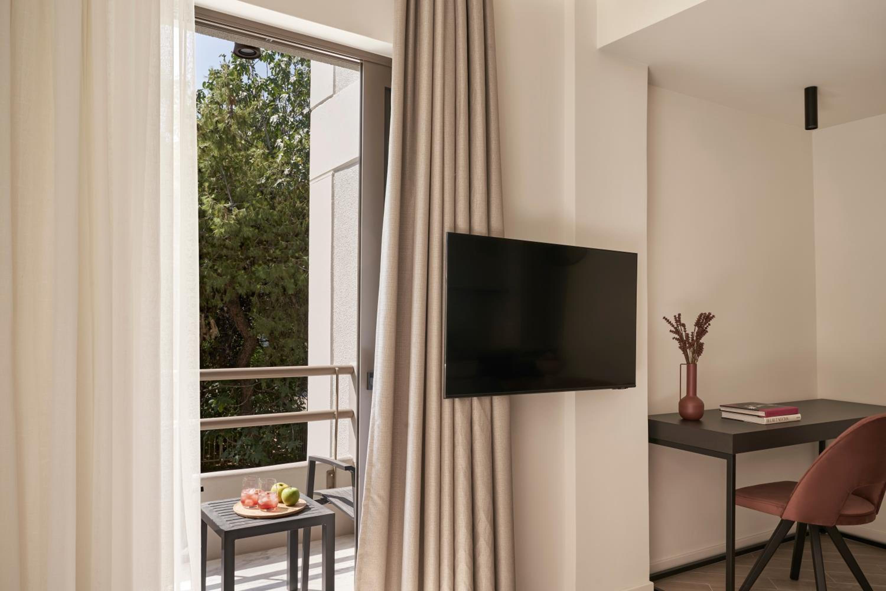 Deluxe Apartment with balcony photo 3