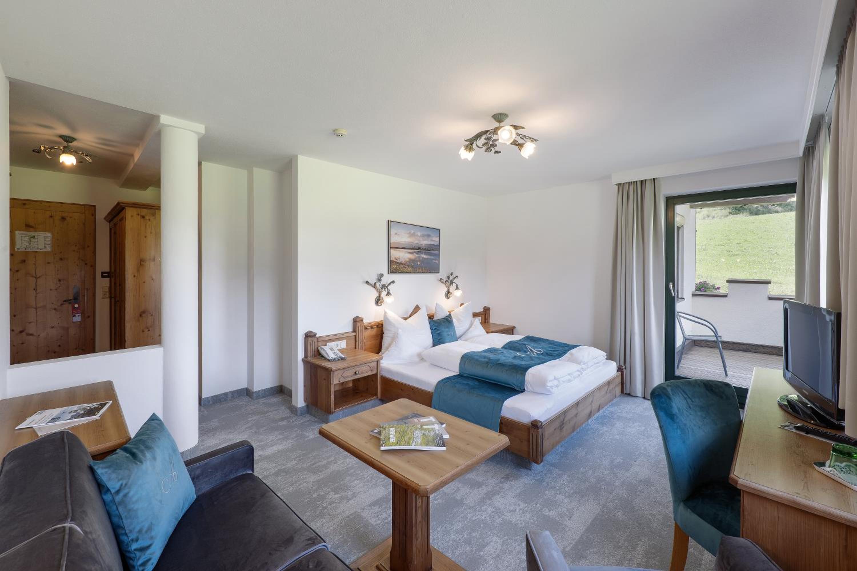 Standard Double Room - Photo 8