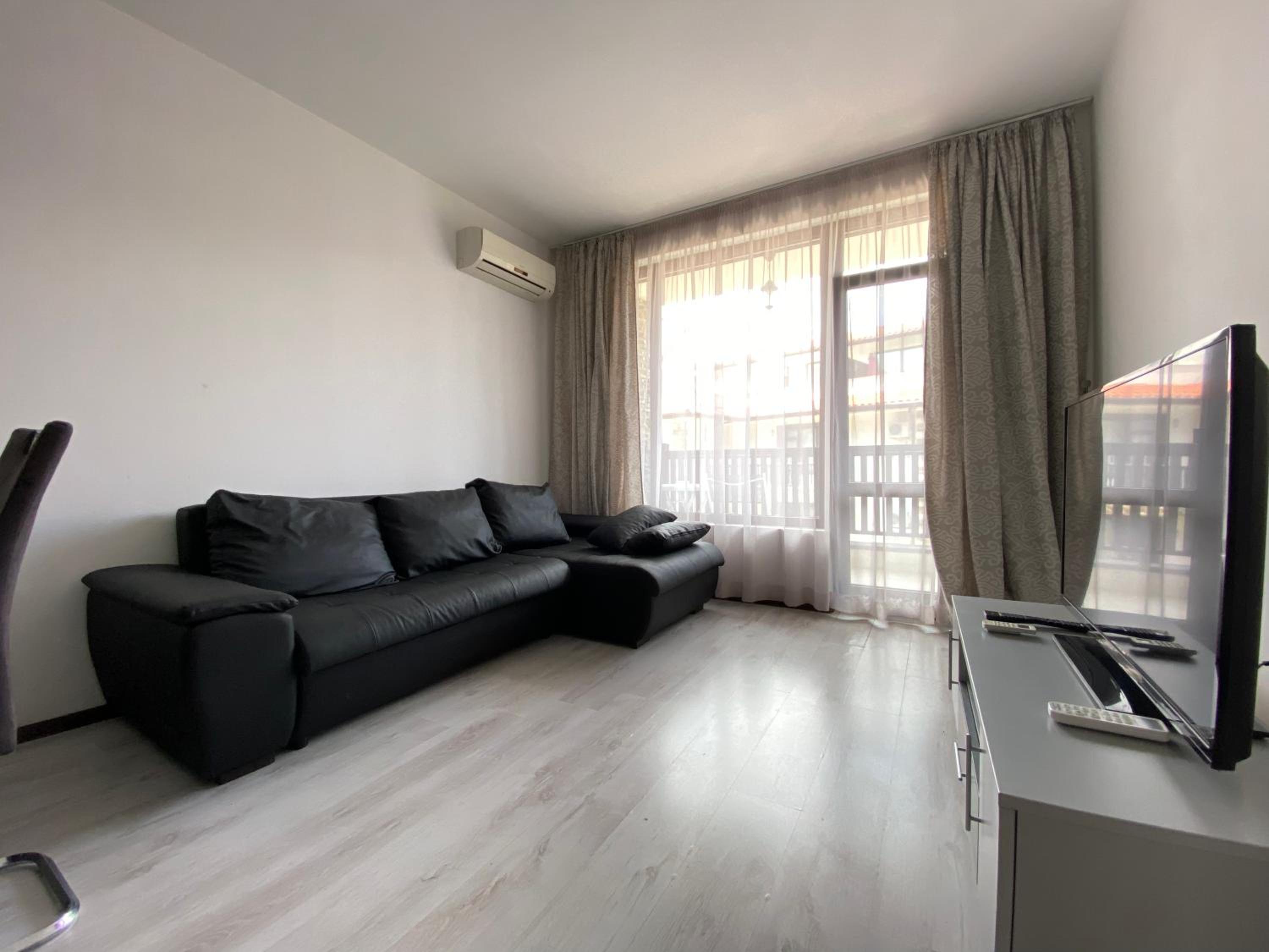Apartment with Garden View