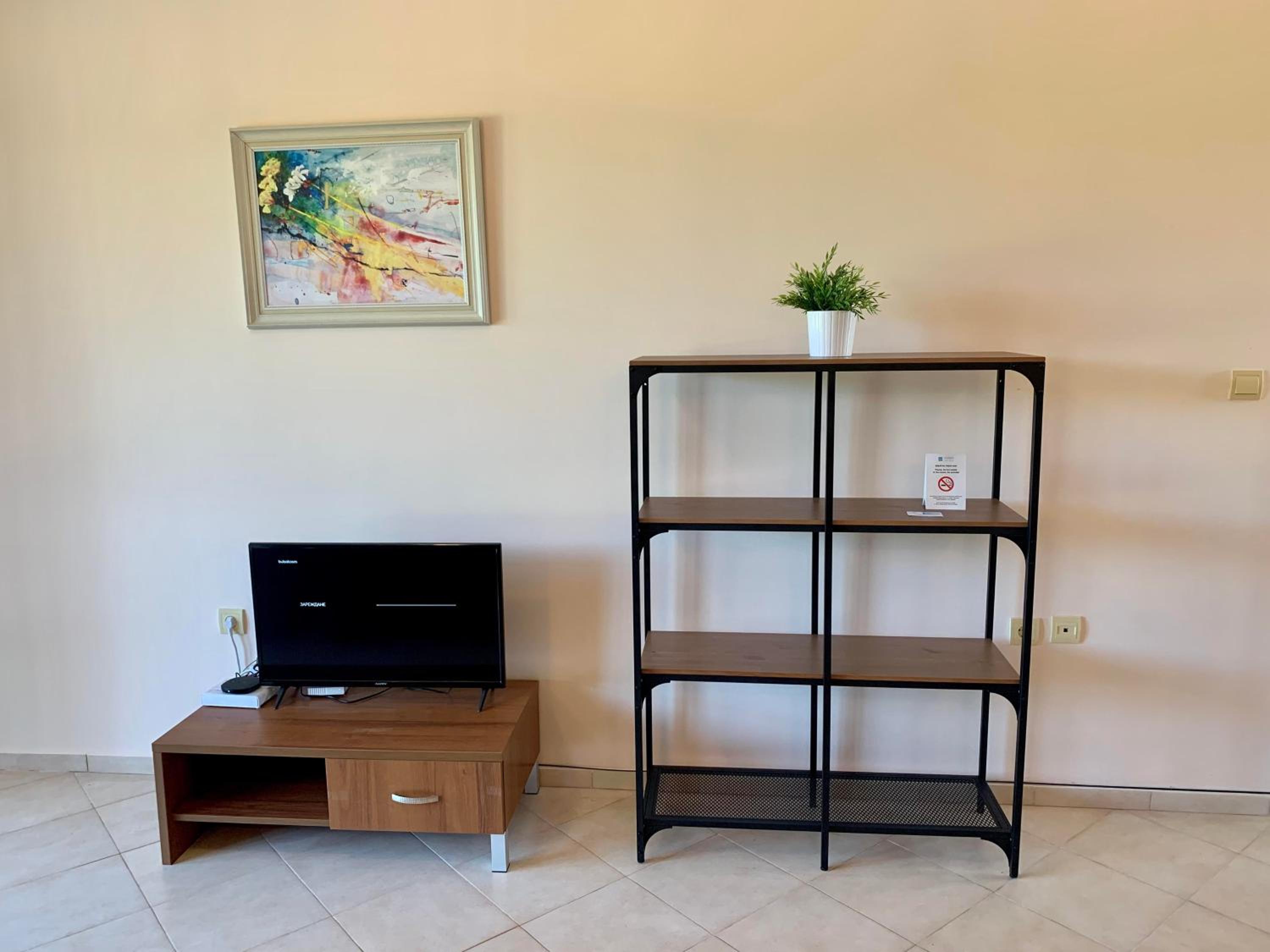 One-Bedroom Apartment - Photo 20