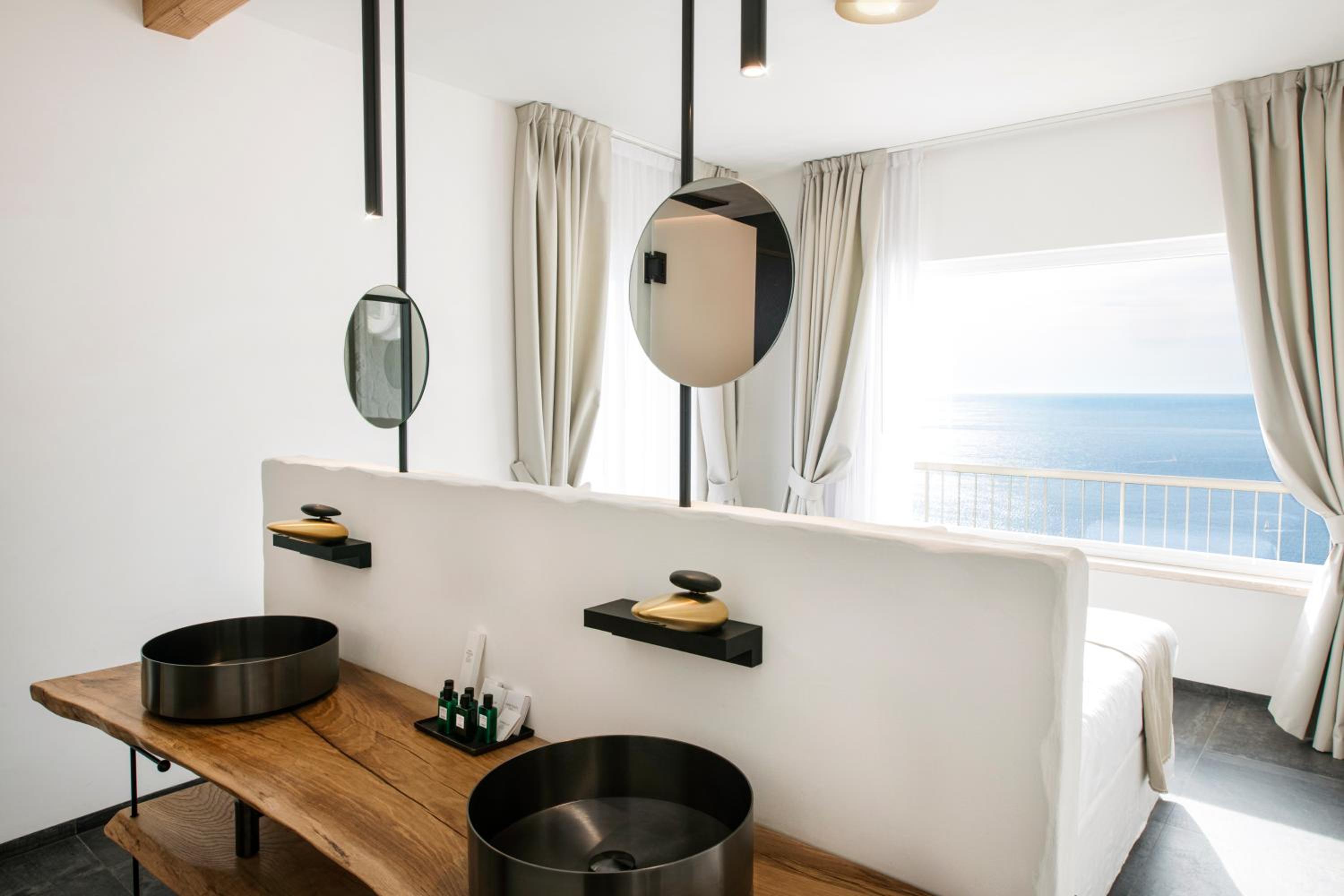 Deluxe Double Room with Sea View