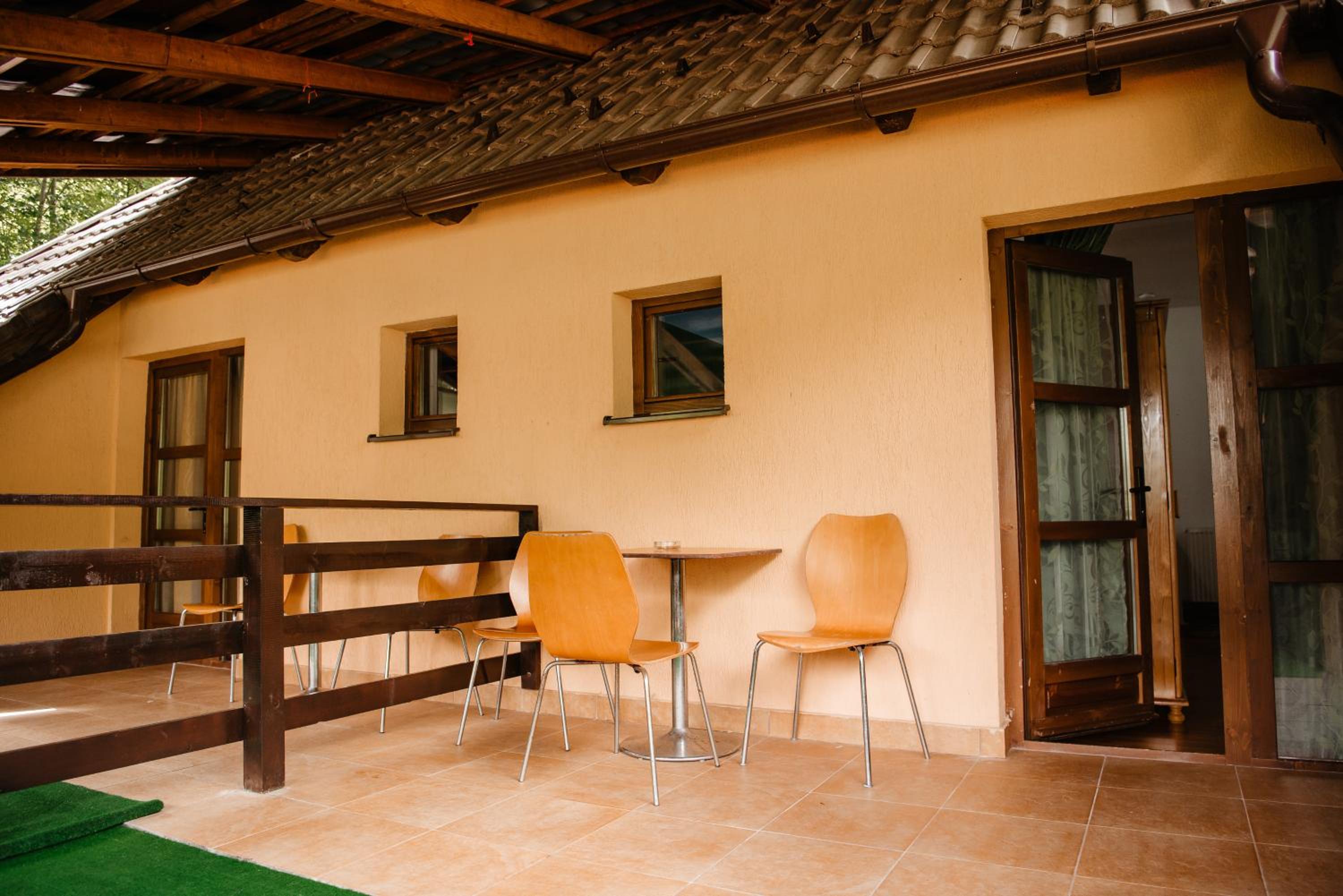 Classic Double Room with Balcony photo 3