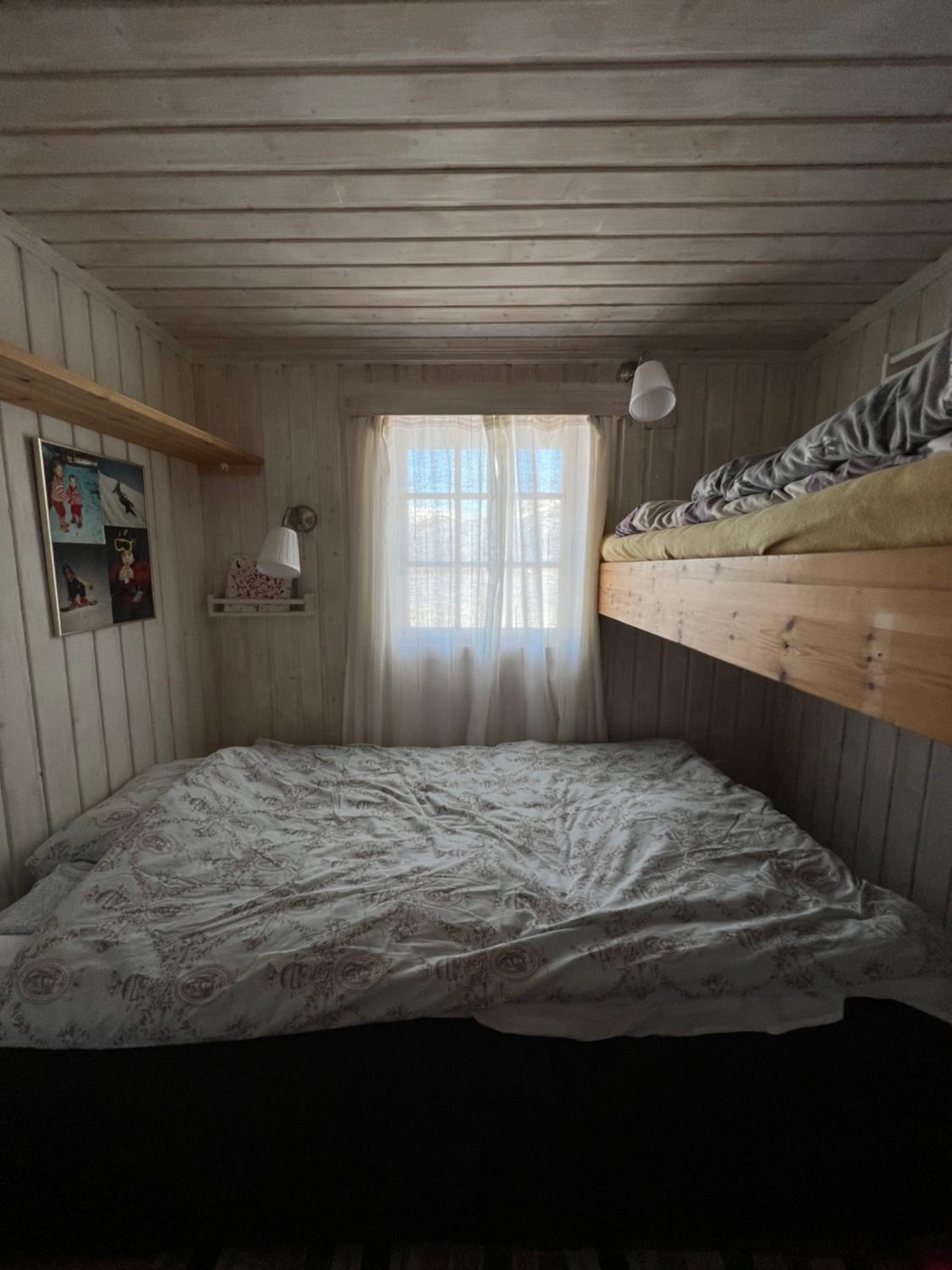 Three-Bedroom House photo 3