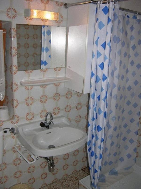 Bungalow very simple equipped photo 3