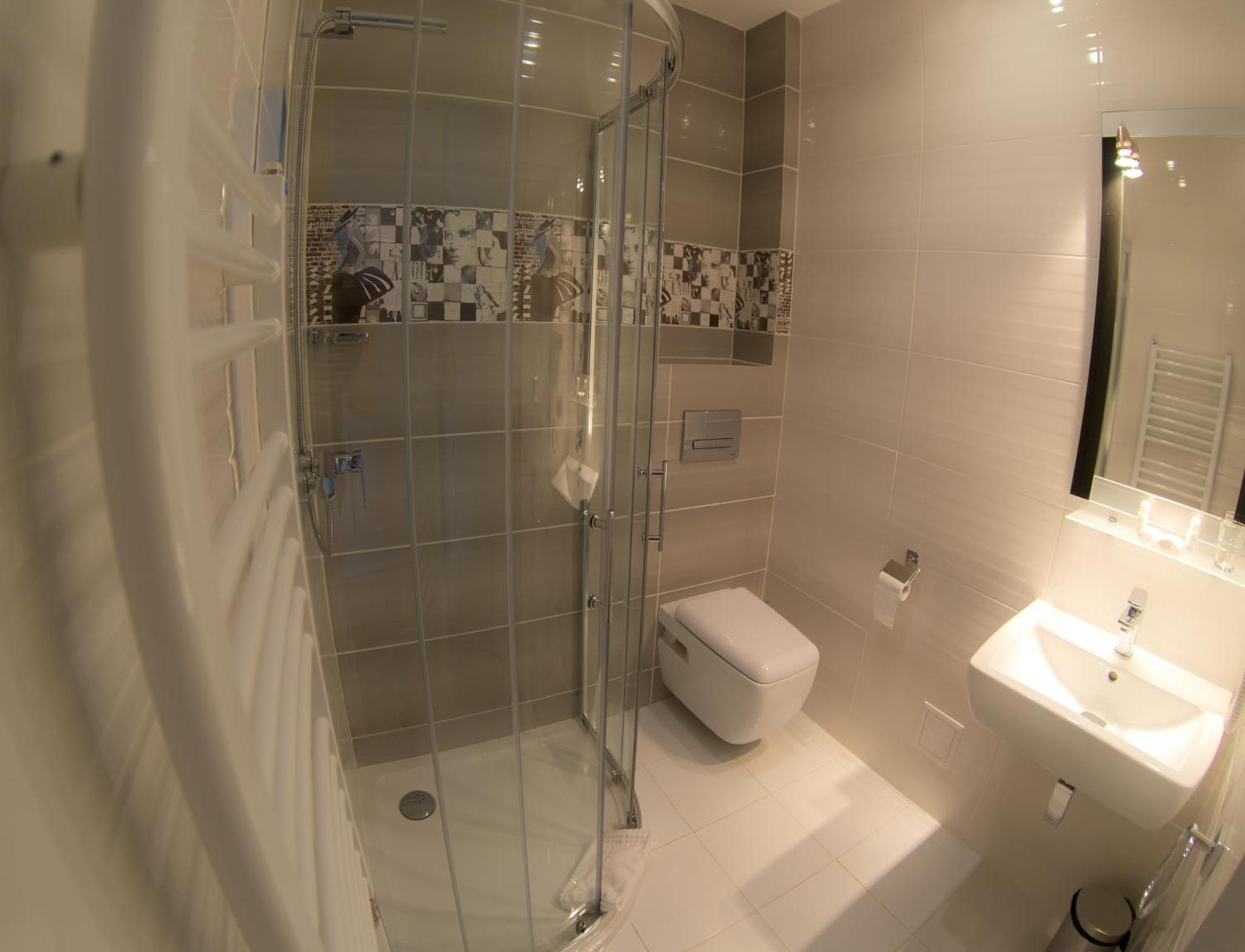Twin Room - Photo 2
