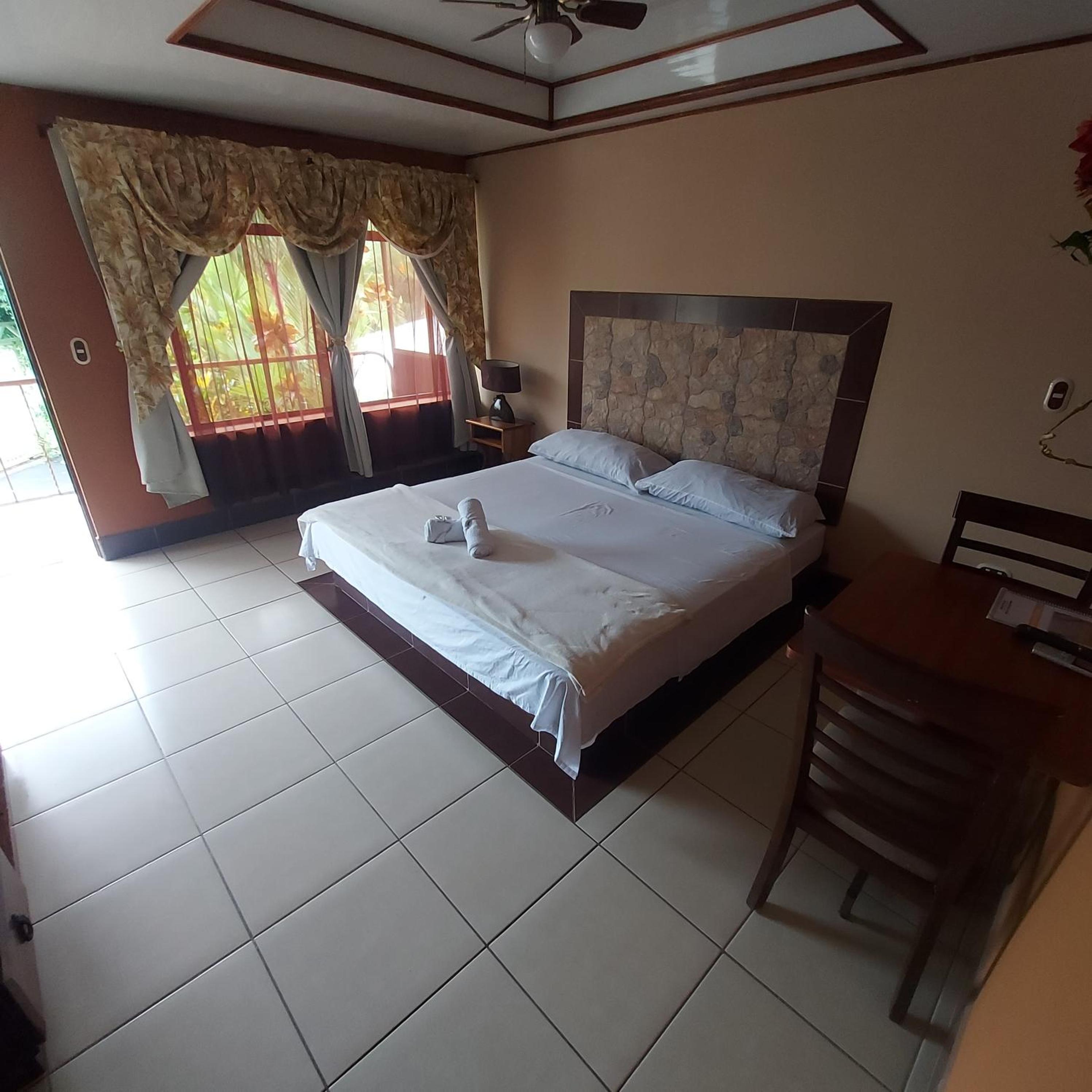 King Room with Spa Bath
