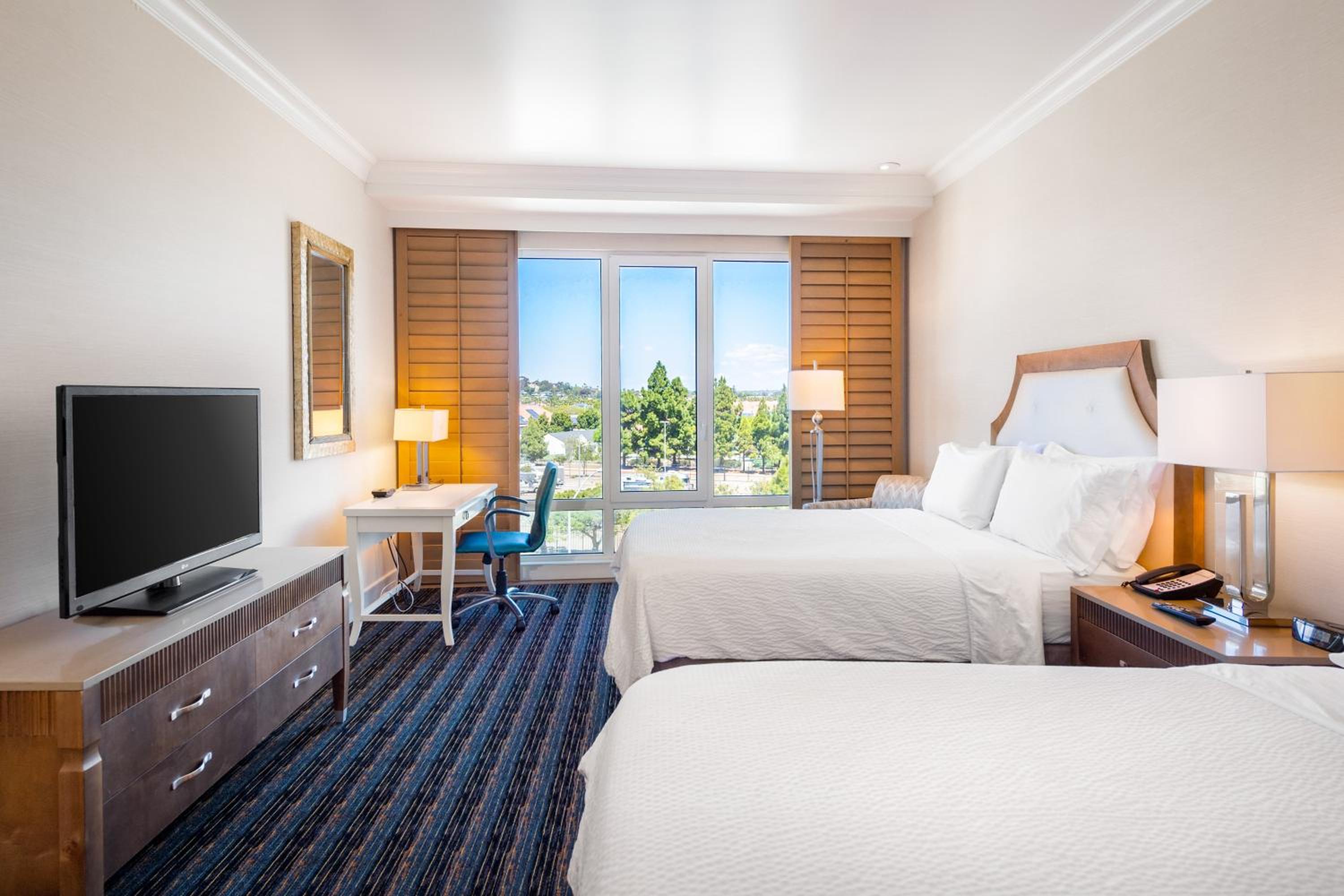 2 Queen Beds Premium Main Building - Photo 2