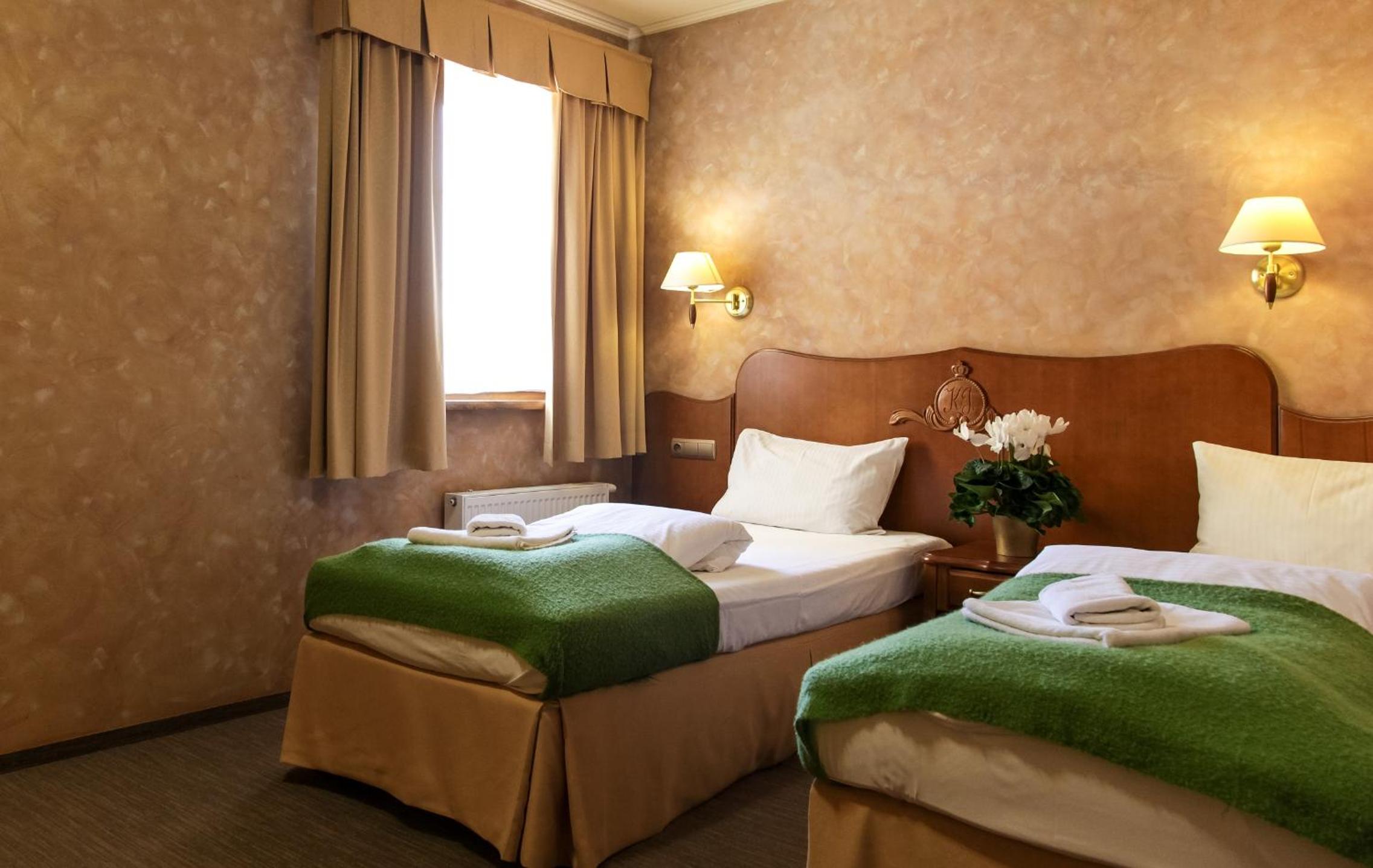 Twin Room - Photo 1