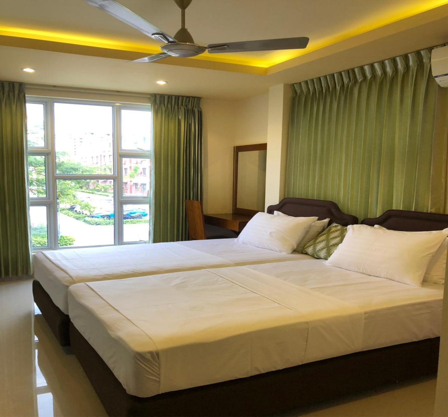 Deluxe Double or Twin Room photo 3