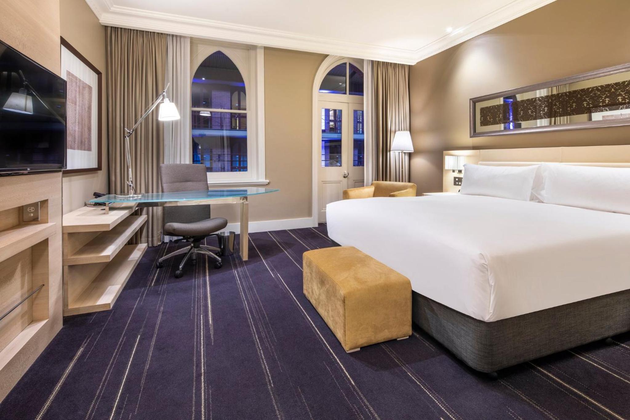 Premium King Room - Club Lounge Access - Photo 2