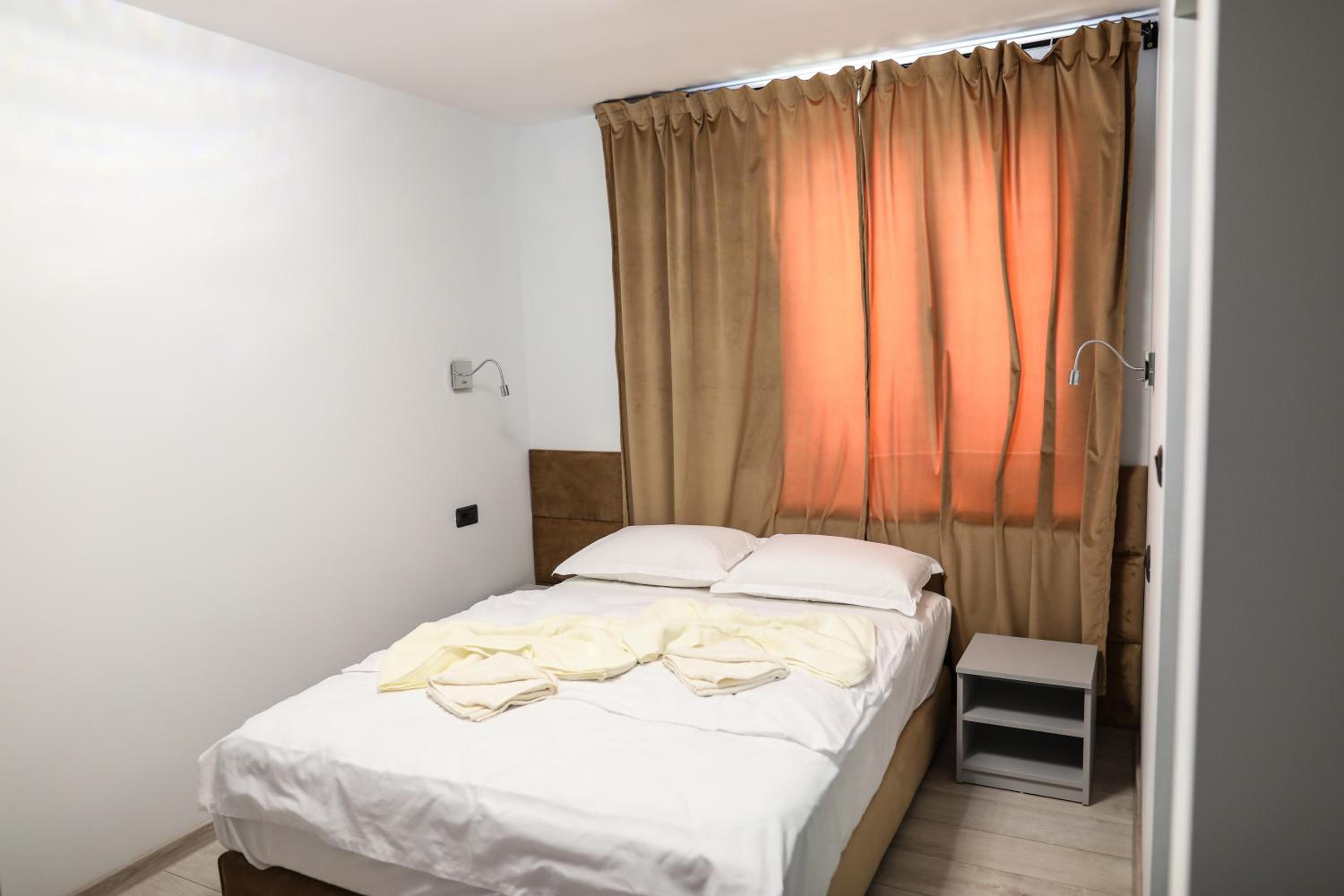 Double Room - Photo 4