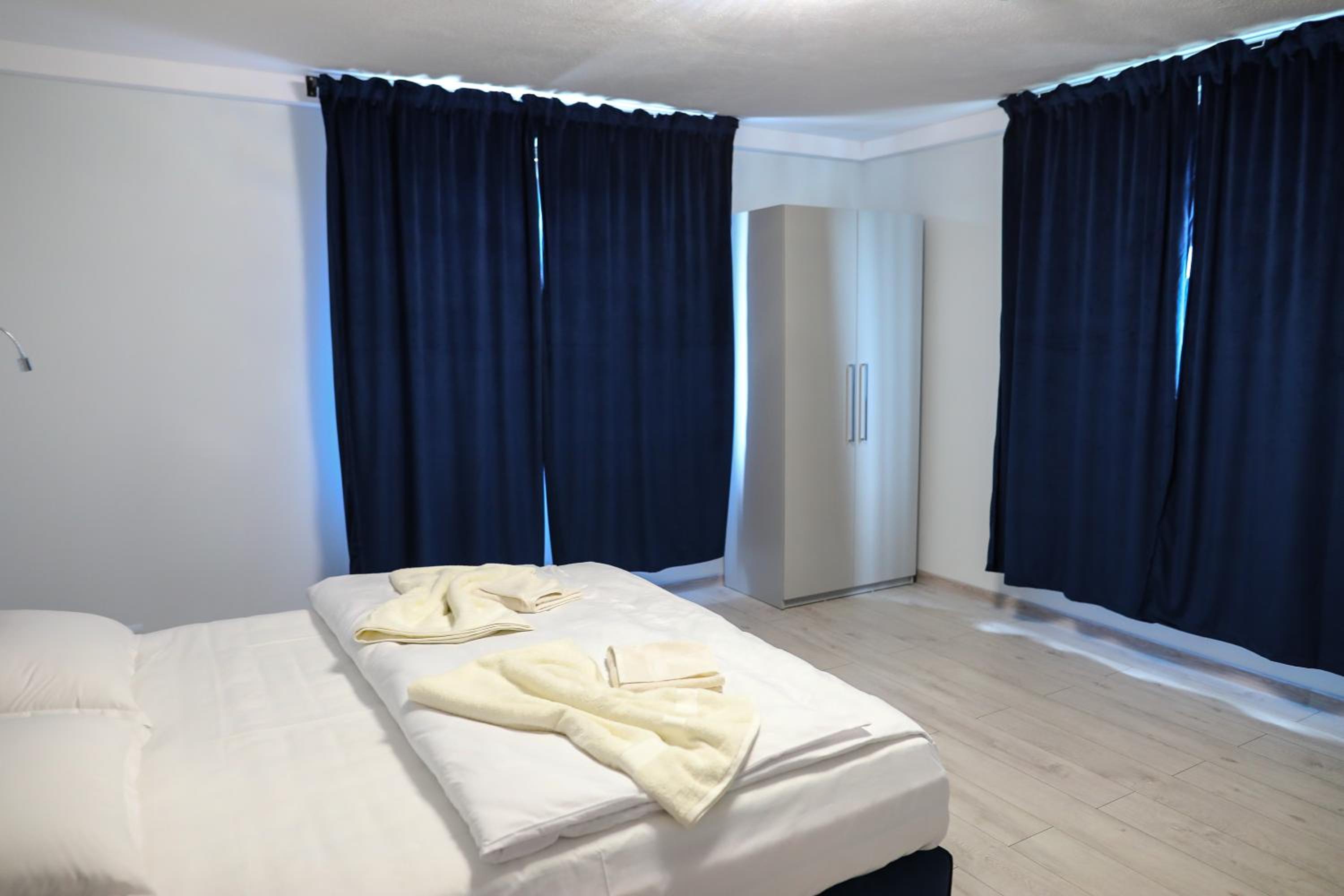 Double Room - Photo 6