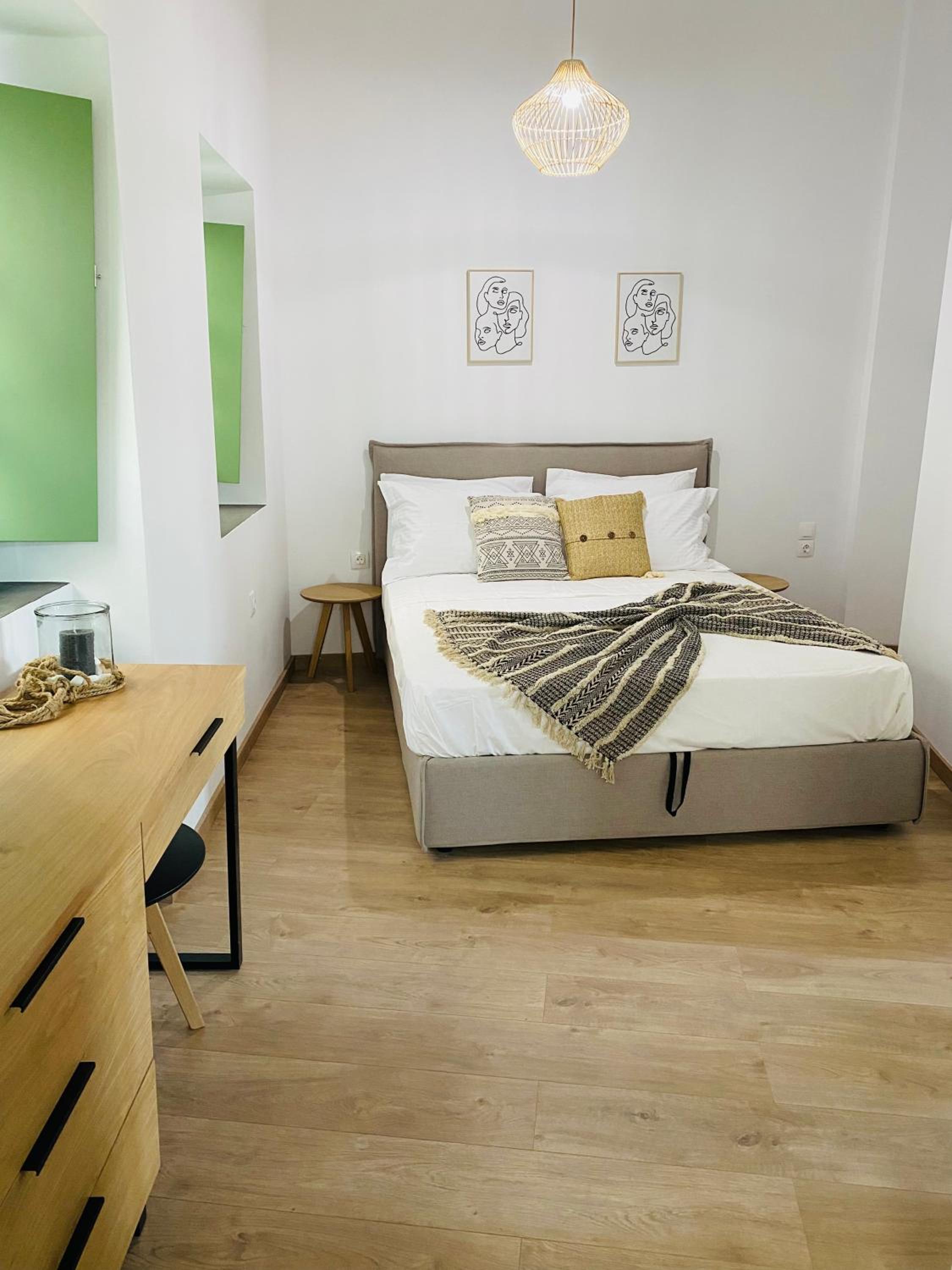 One-Bedroom Apartment photo 2