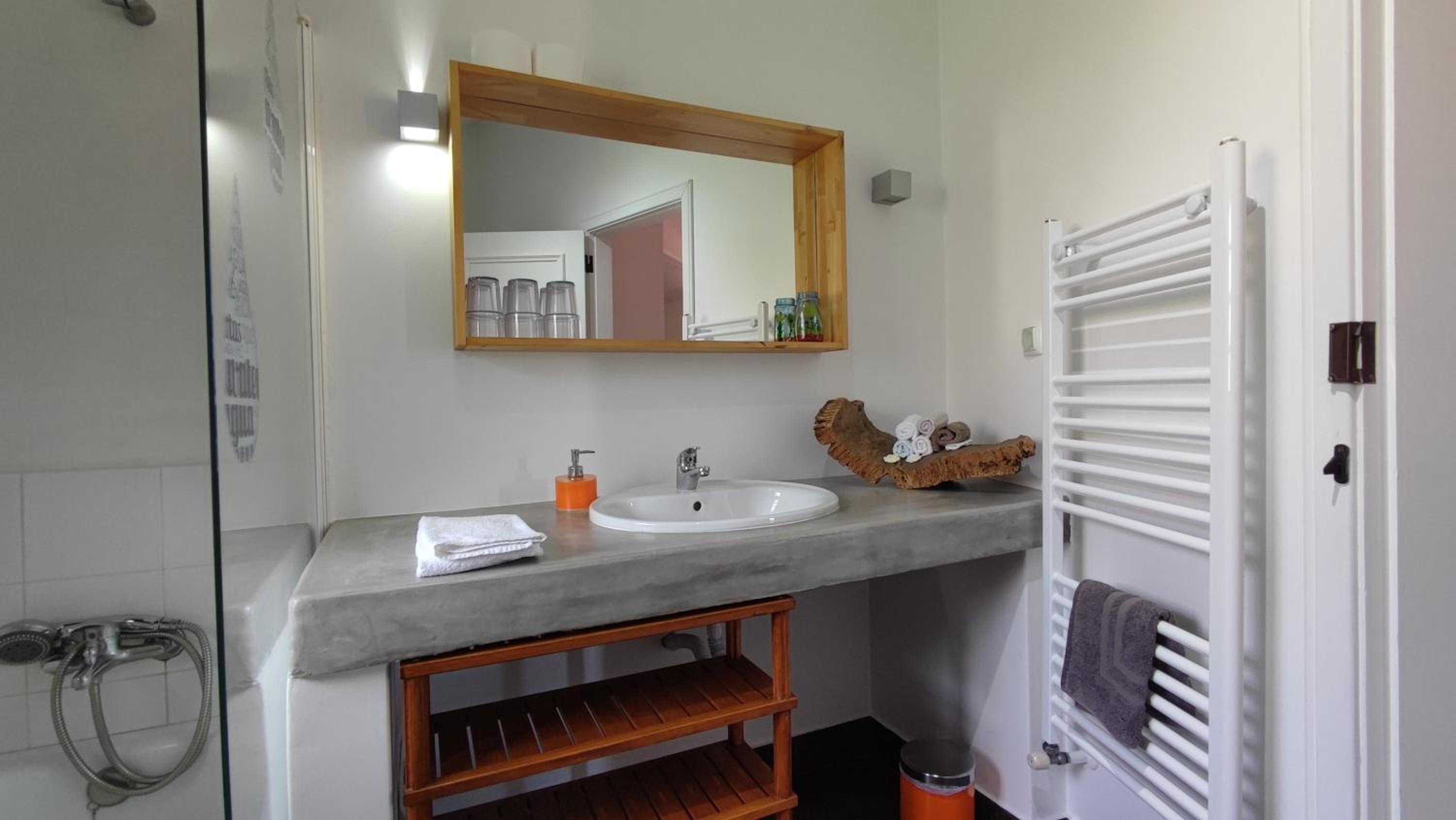 One-Bedroom House photo 3