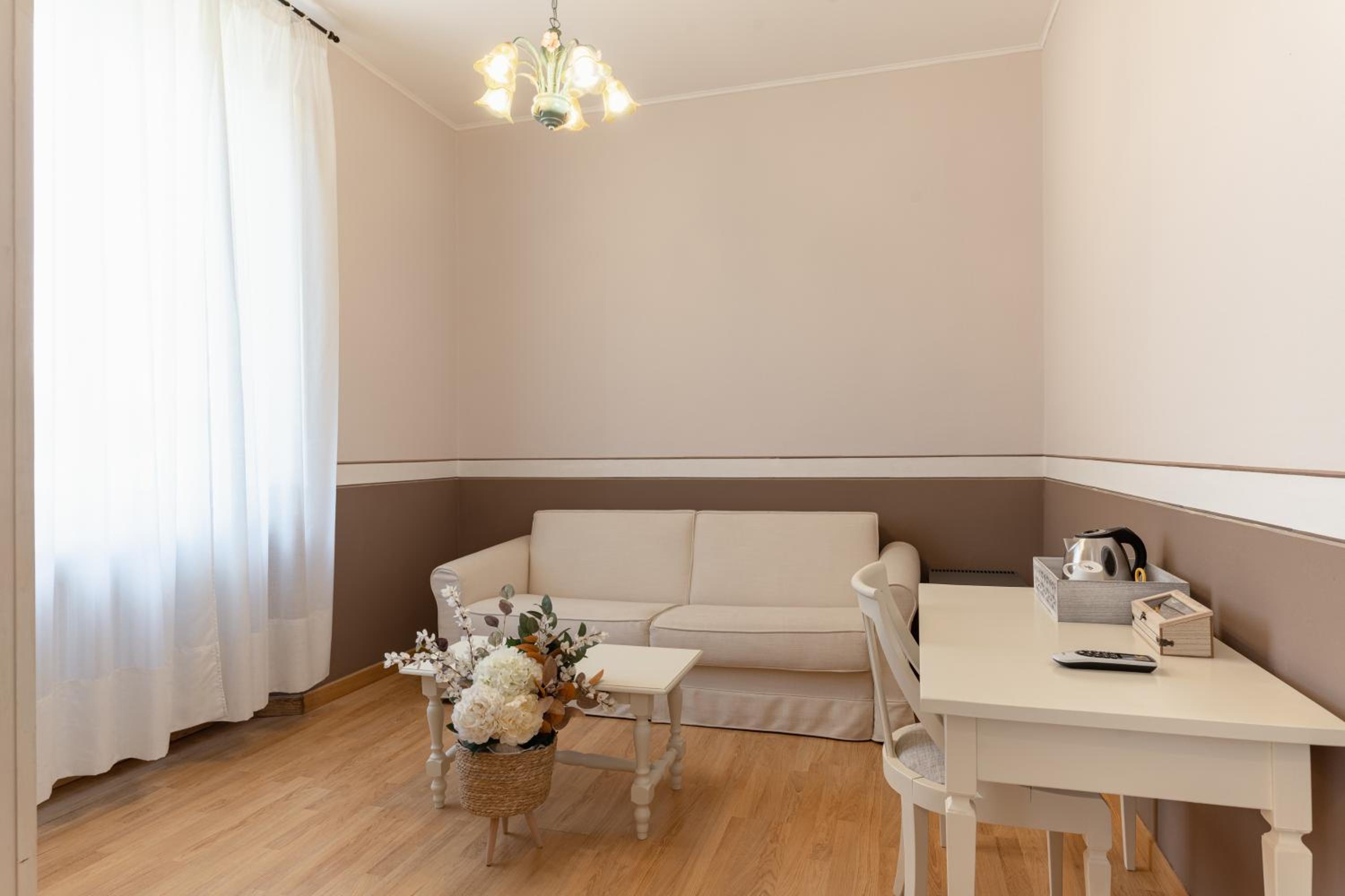 Suite with Garden View - Photo 4
