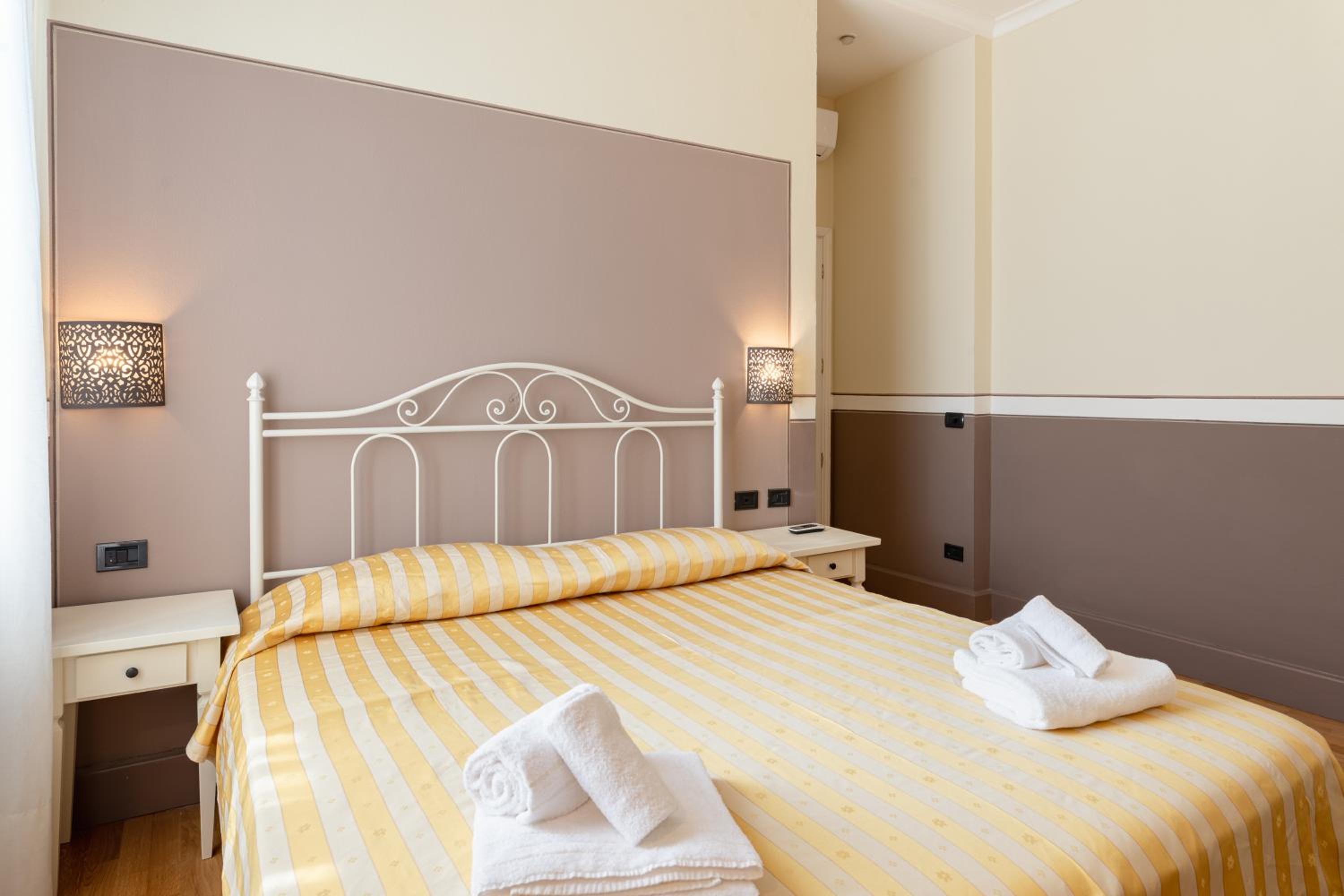 Deluxe Double Room - Photo 4