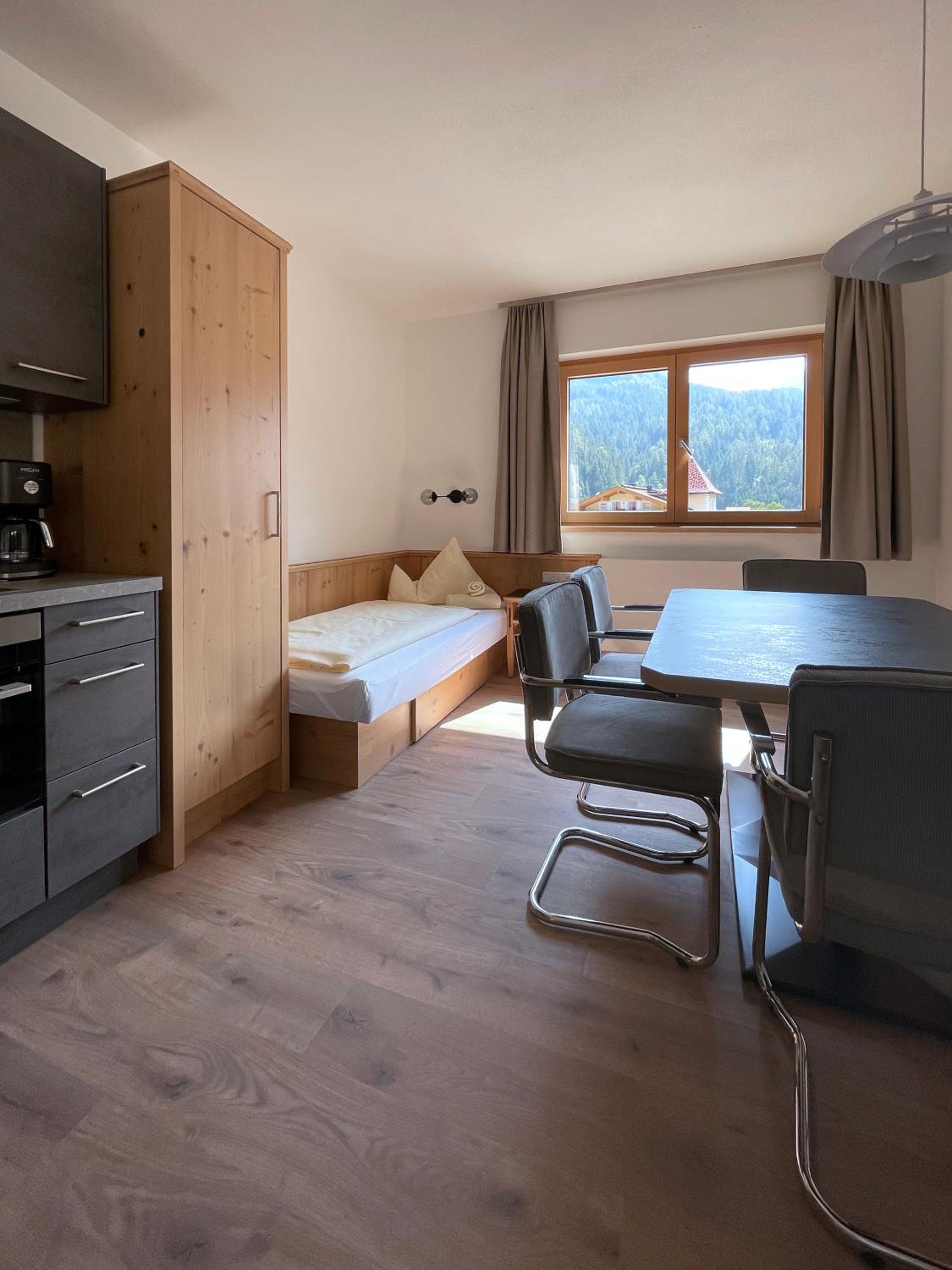 Deluxe Suite - Photo 7