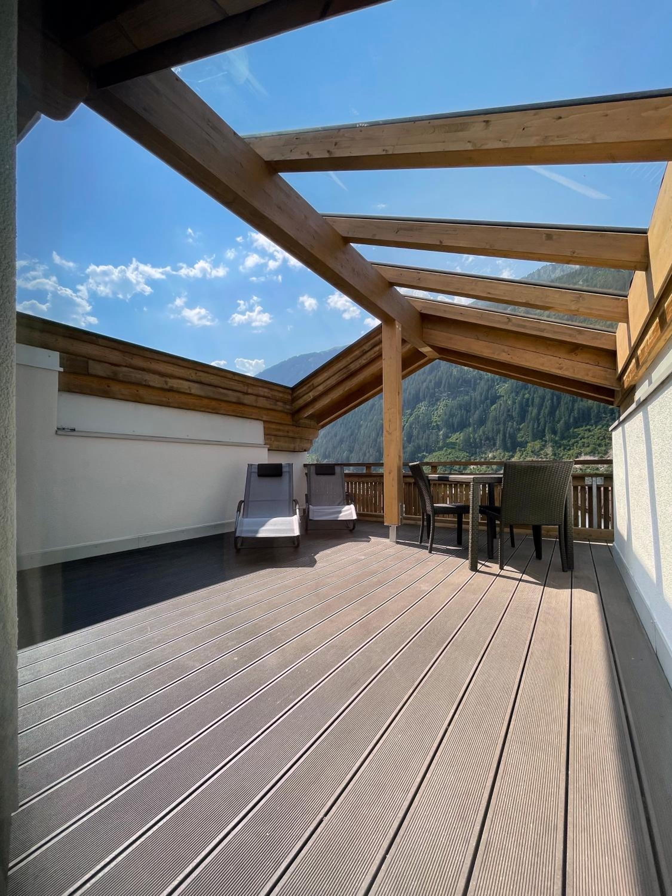Deluxe Suite - Photo 16