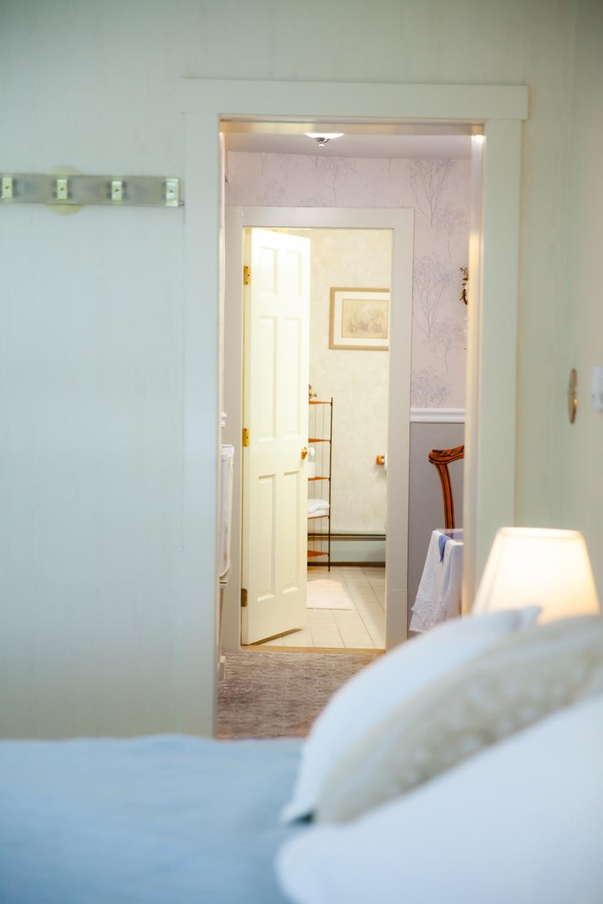 Queen Room photo 3