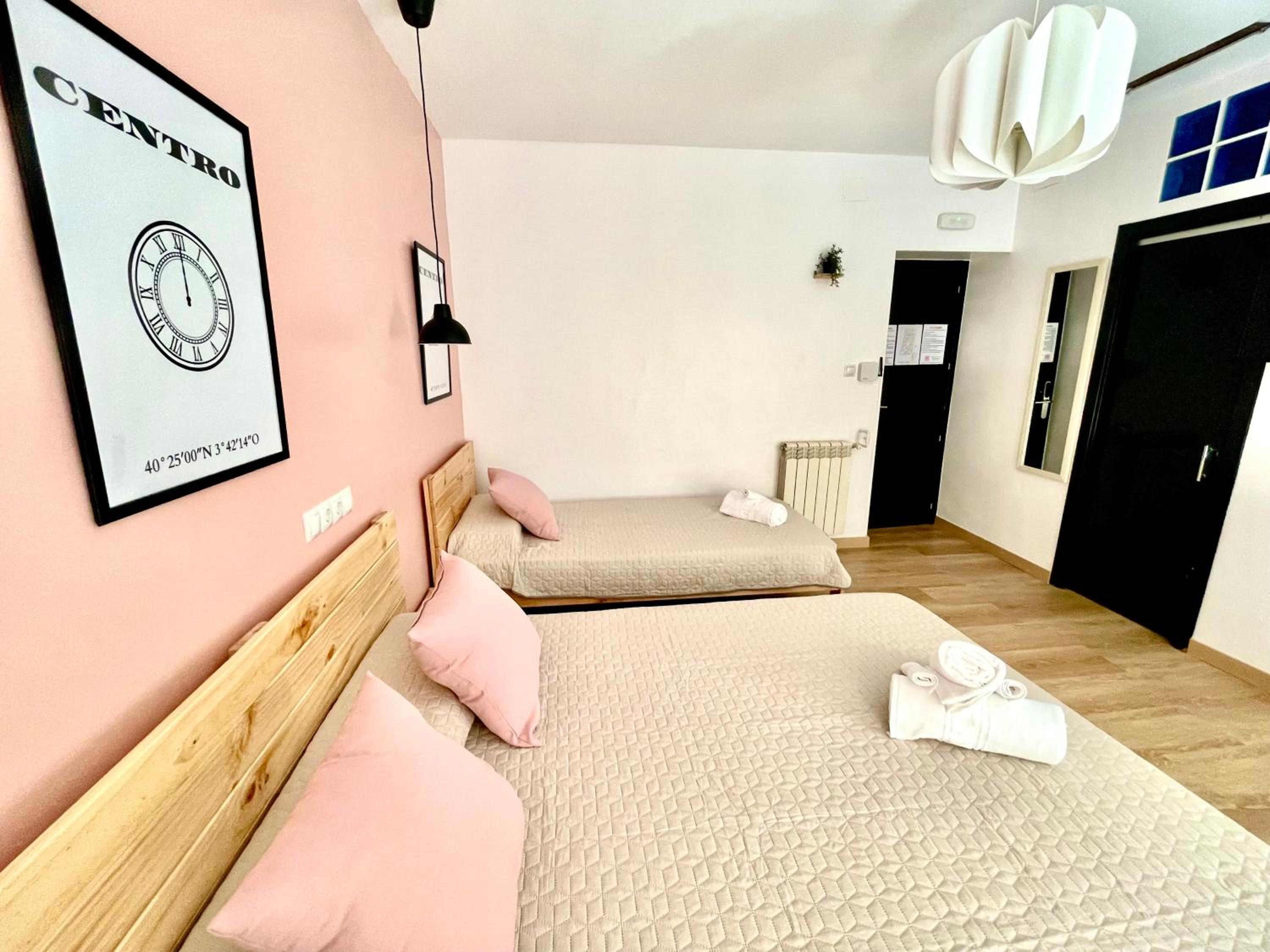 Quadruple Room - Photo 7
