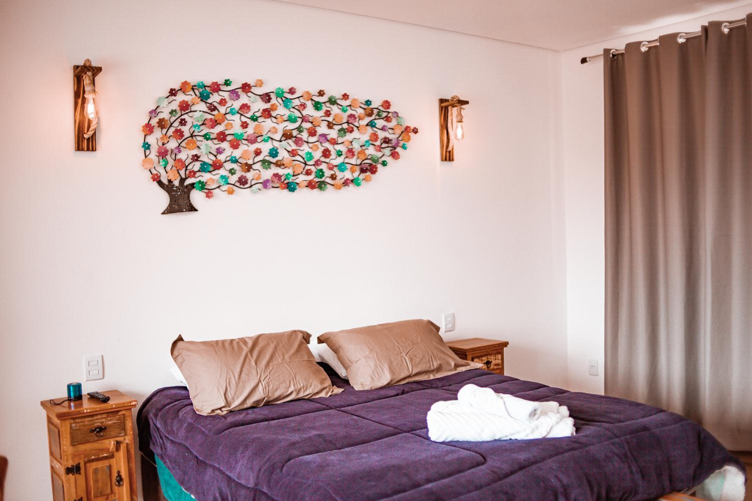 Deluxe Double Room with Bath - Photo 11