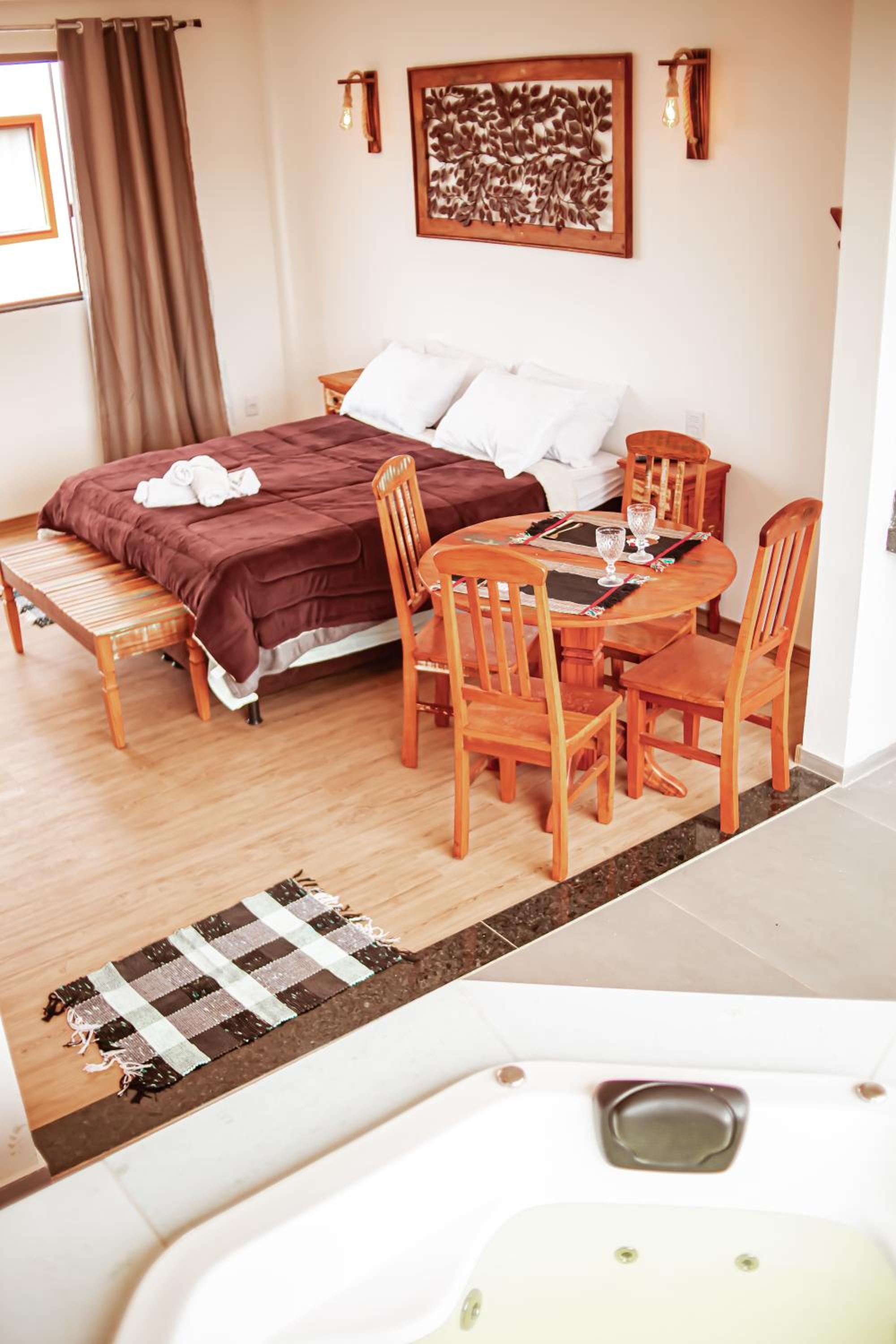 Deluxe Room (2 Adults + 1 Child) - Photo 4