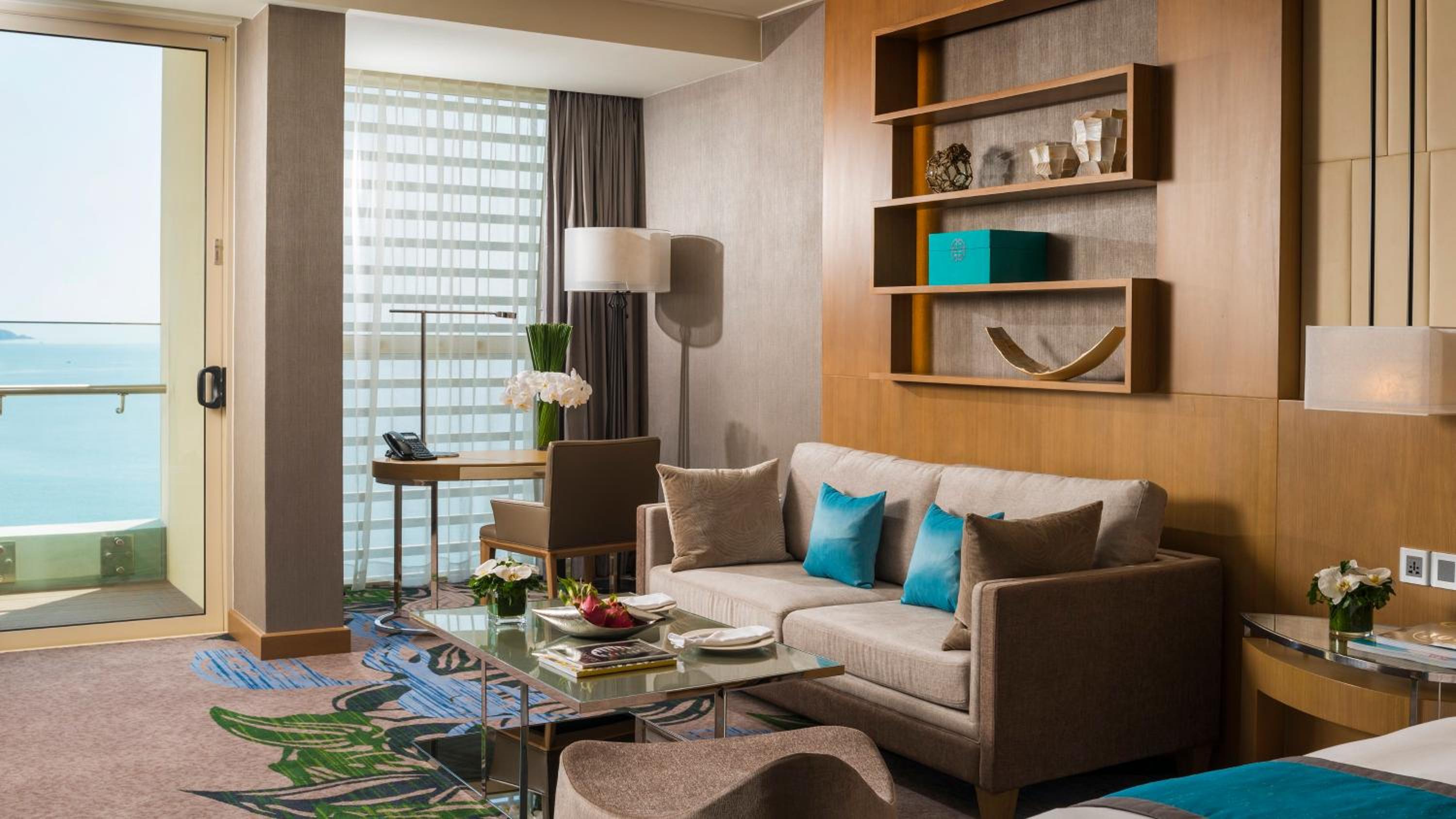 Junior King Suite with Ocean View photo 3