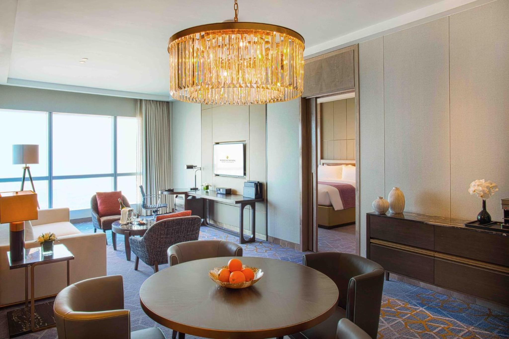 One-Bedroom Suite with Club Lounge Access photo 1