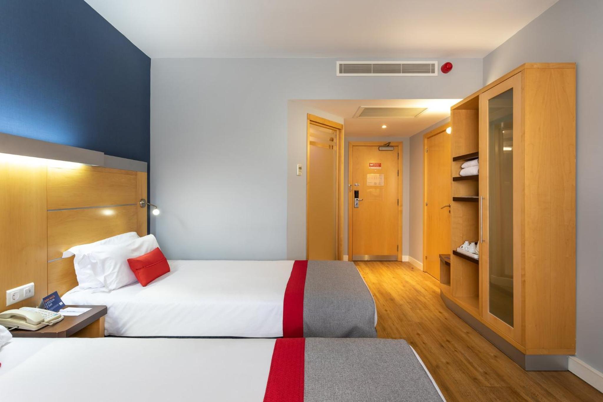 Standard Twin Room - Free Breakfast - Photo 9