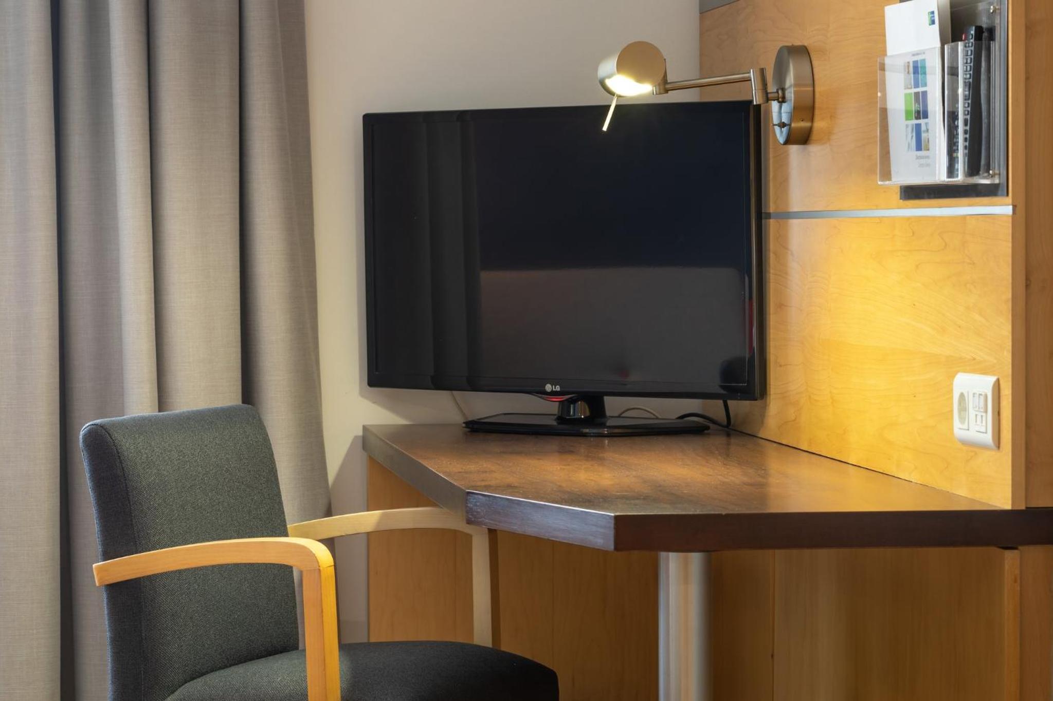 Standard Double Room with Sofa Bed - Photo 4