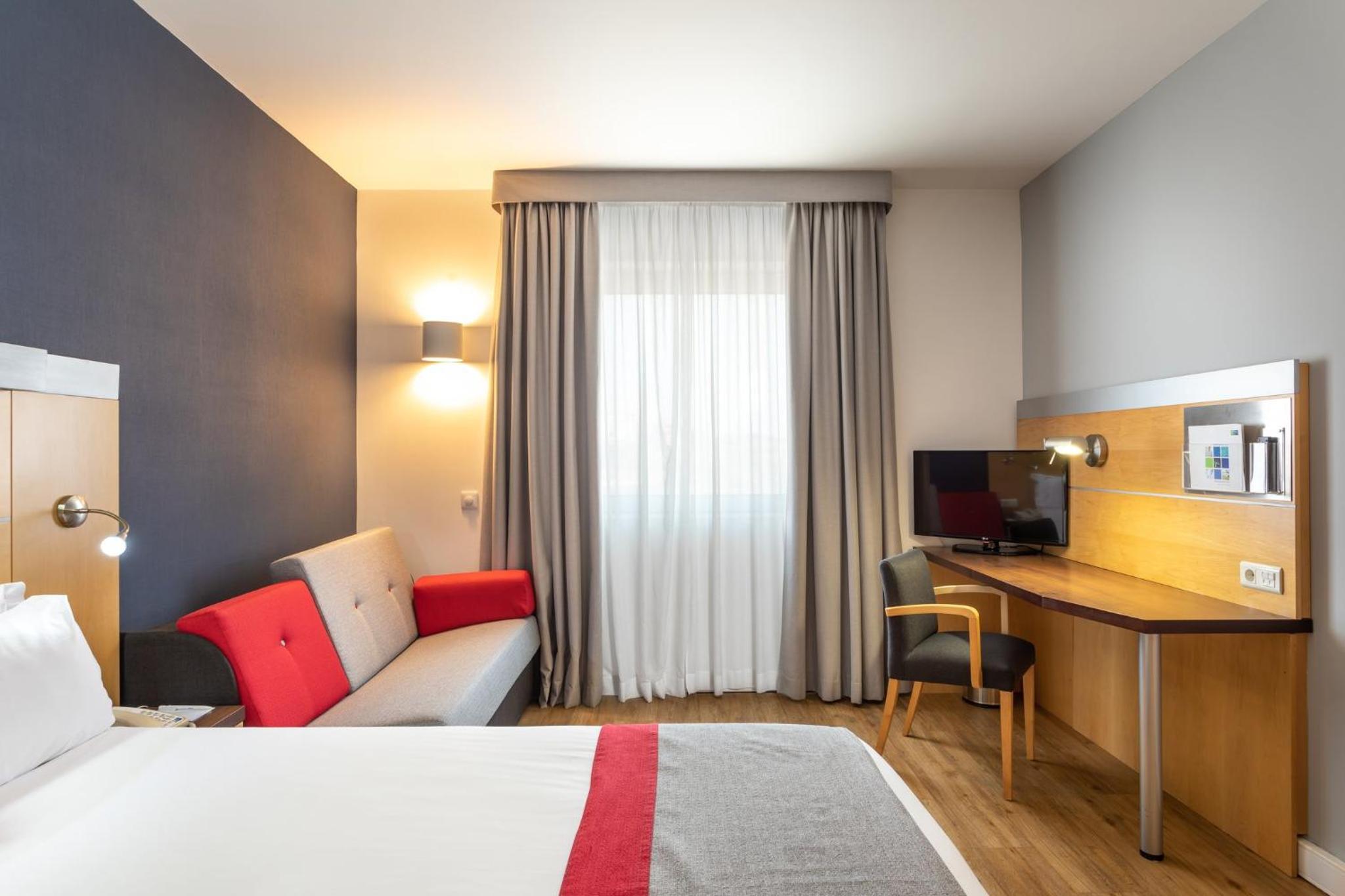 Standard Double Room with Sofa Bed - Photo 1