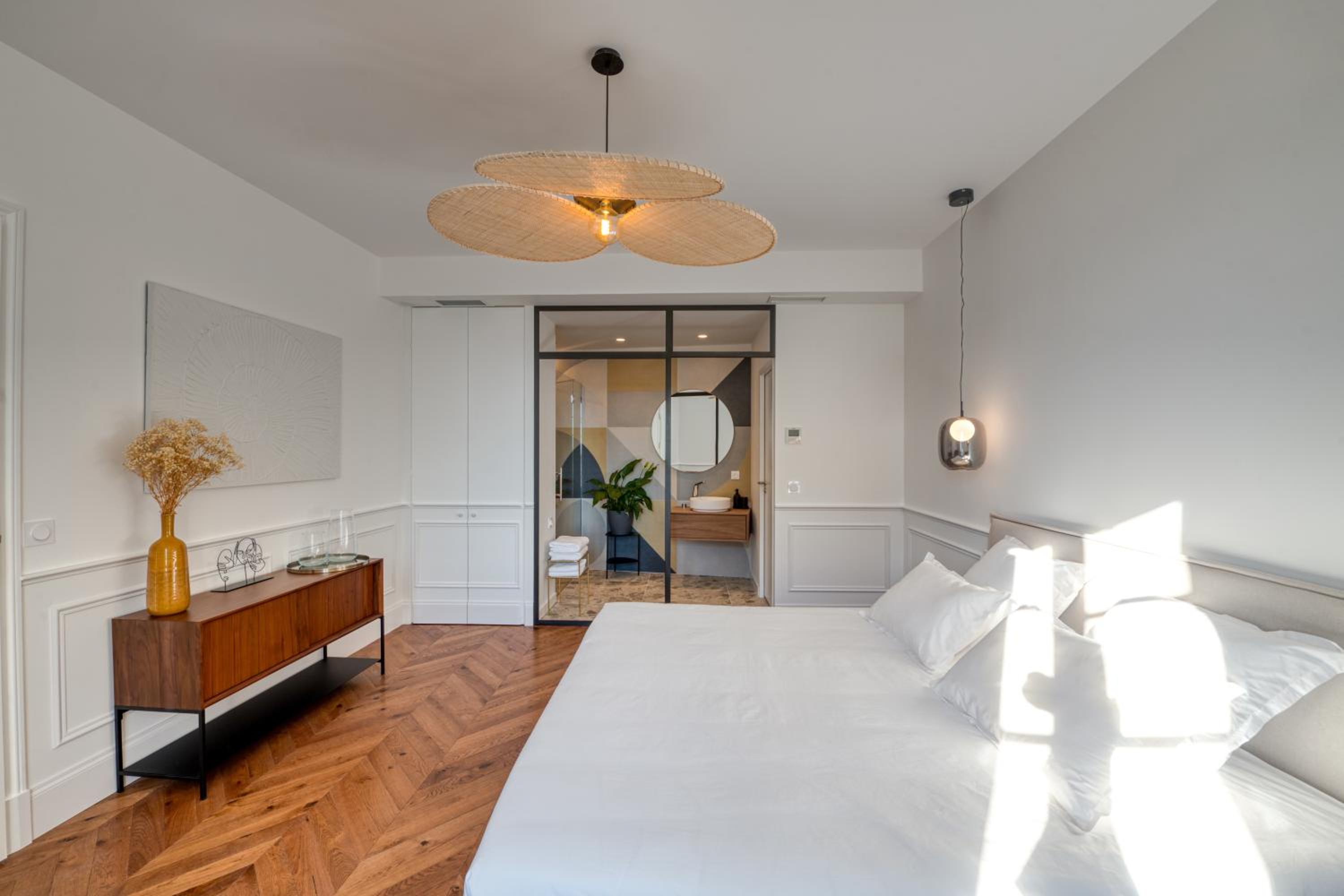Deluxe Double Room - Photo 7