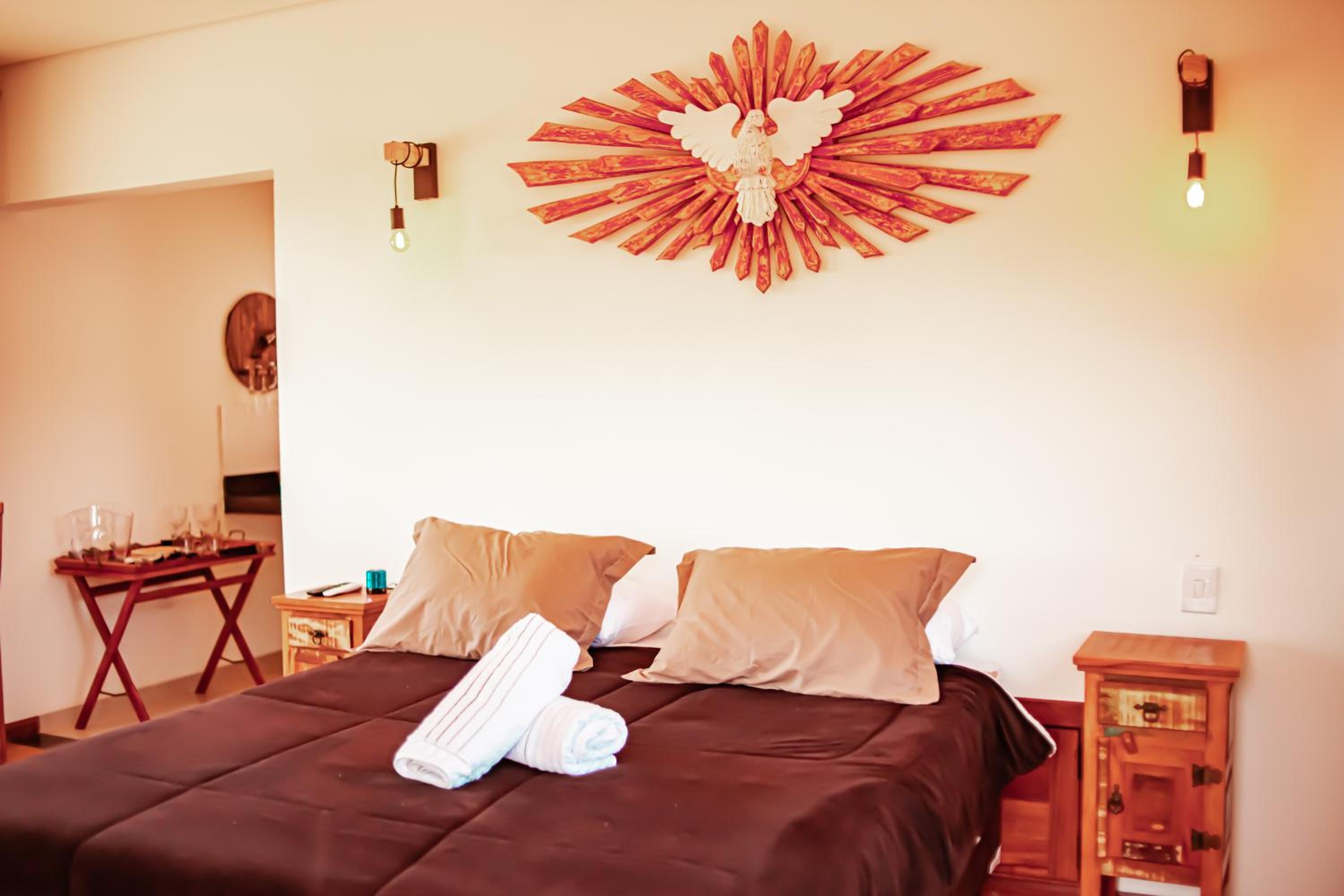 Deluxe Room - Photo 11