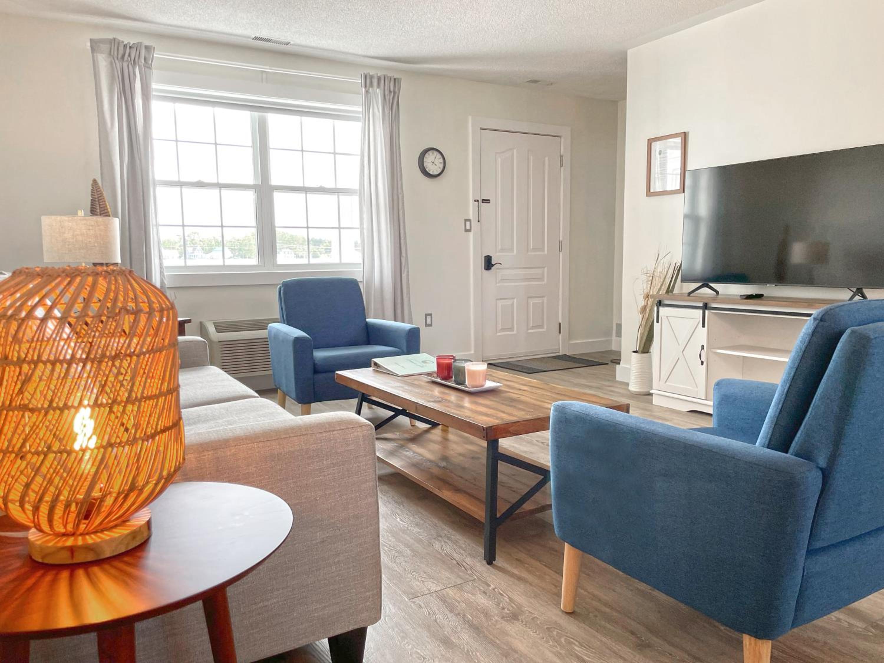Deluxe Queen Suite
